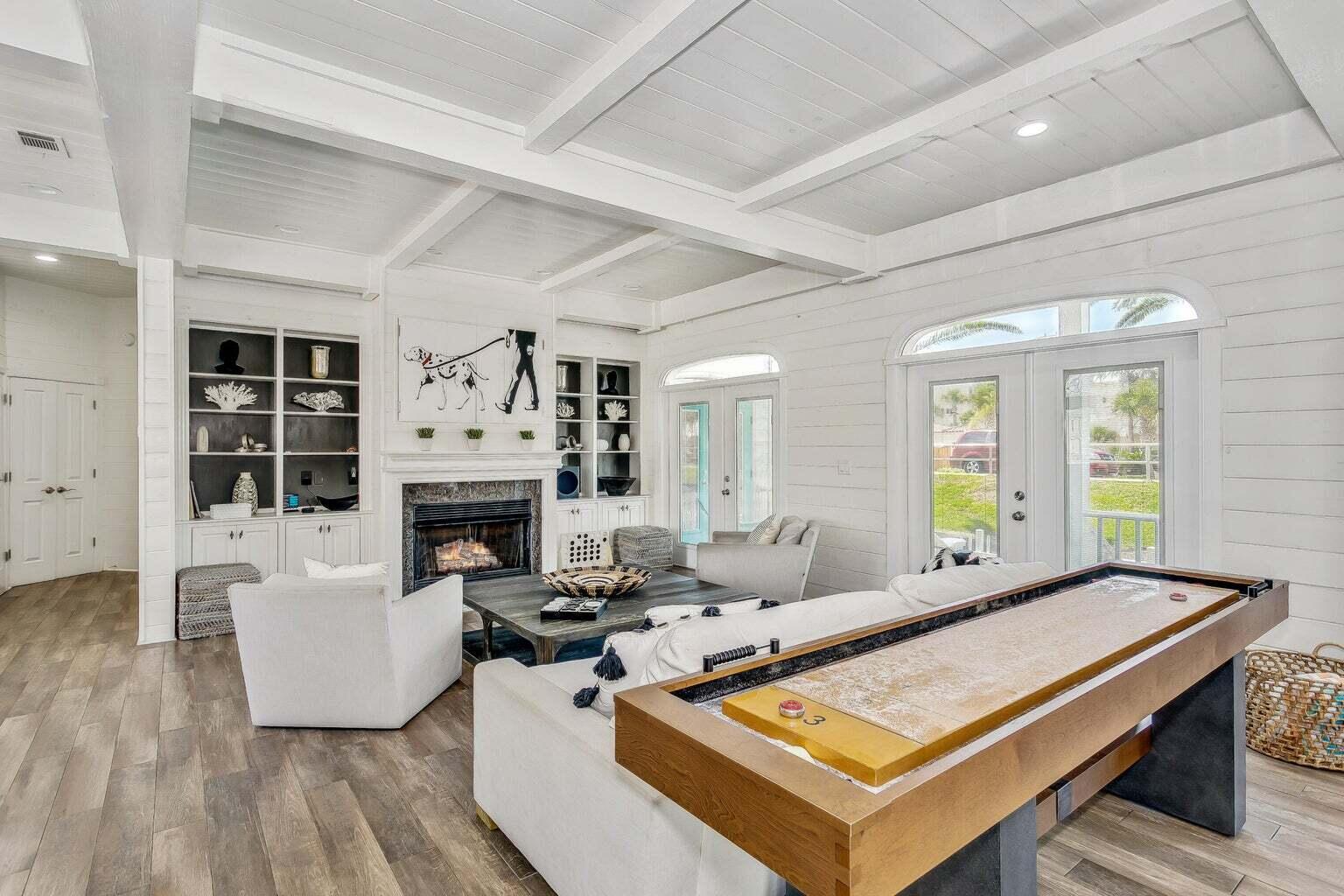 CRYSTAL BEACH - Residential
