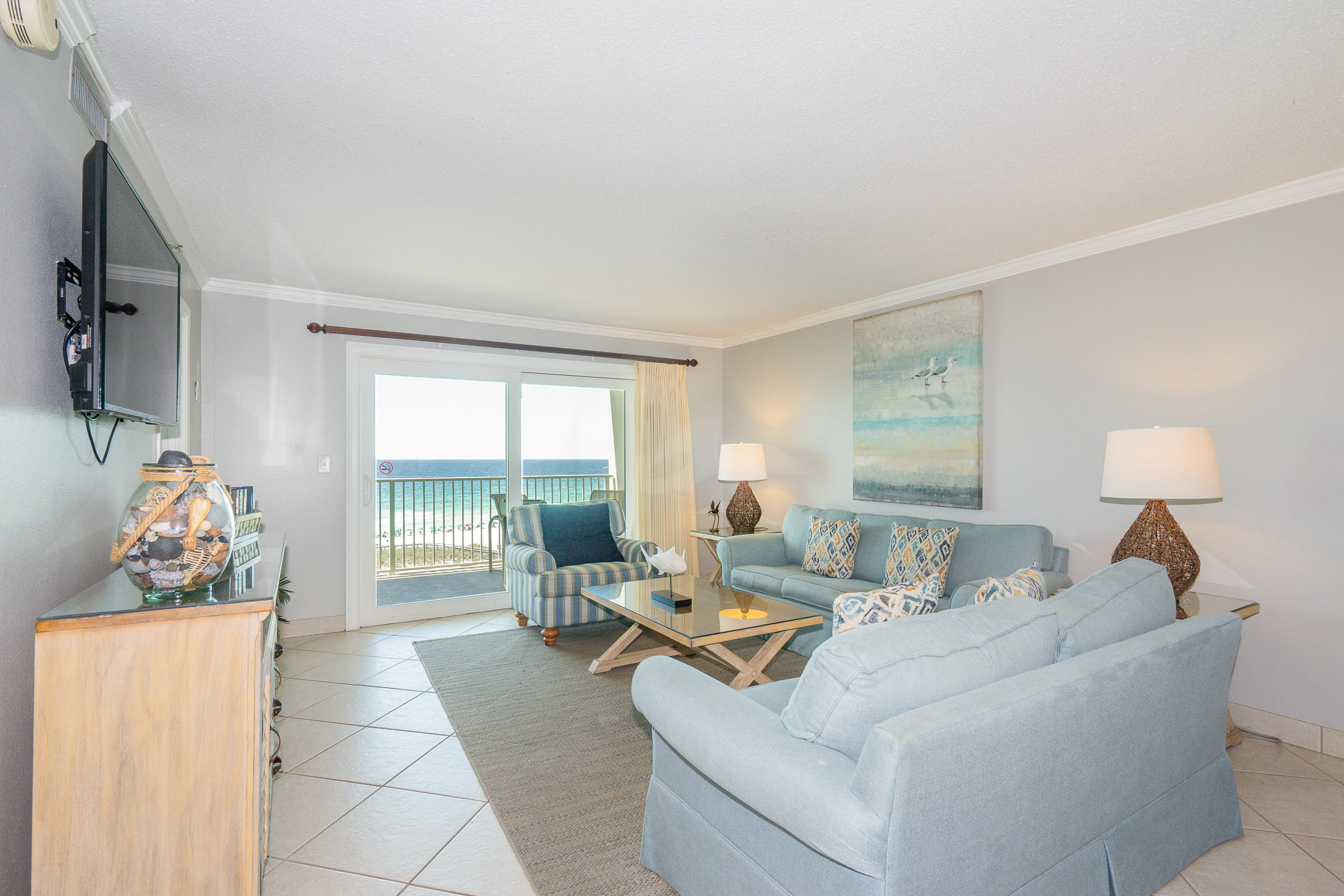 ISLANDER CONDO - Residential