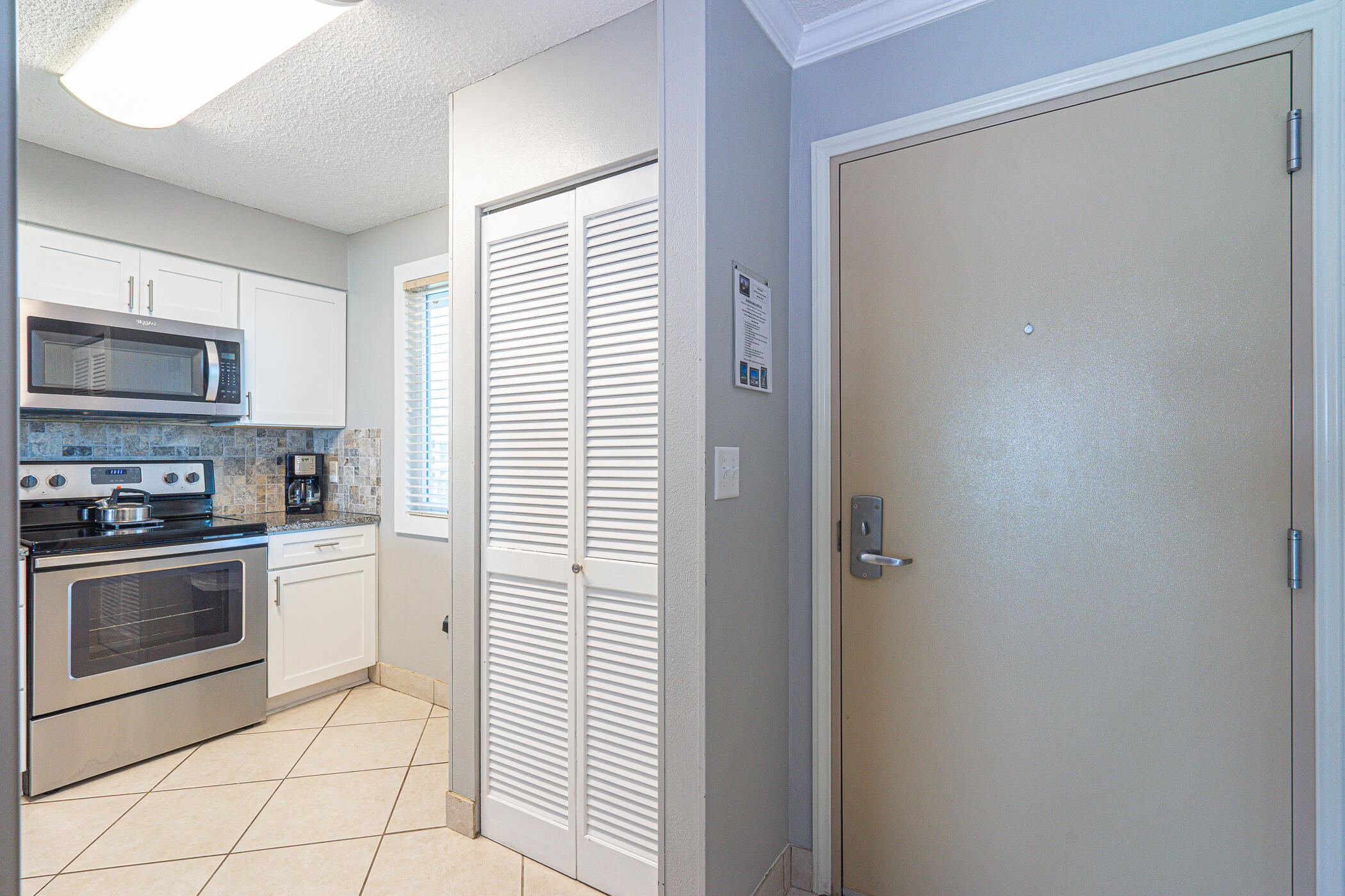 ISLANDER CONDO - Residential