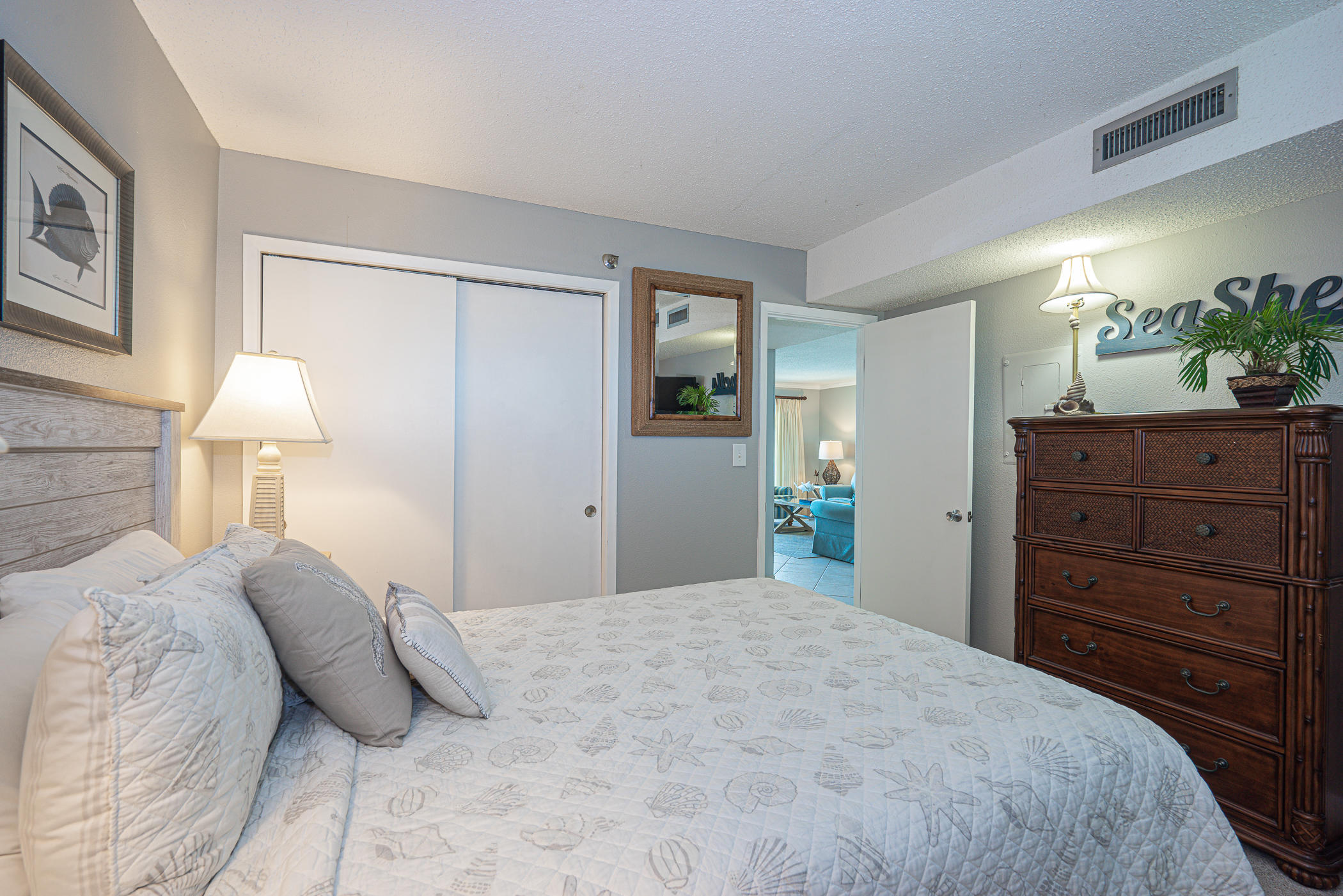 ISLANDER CONDO - Residential