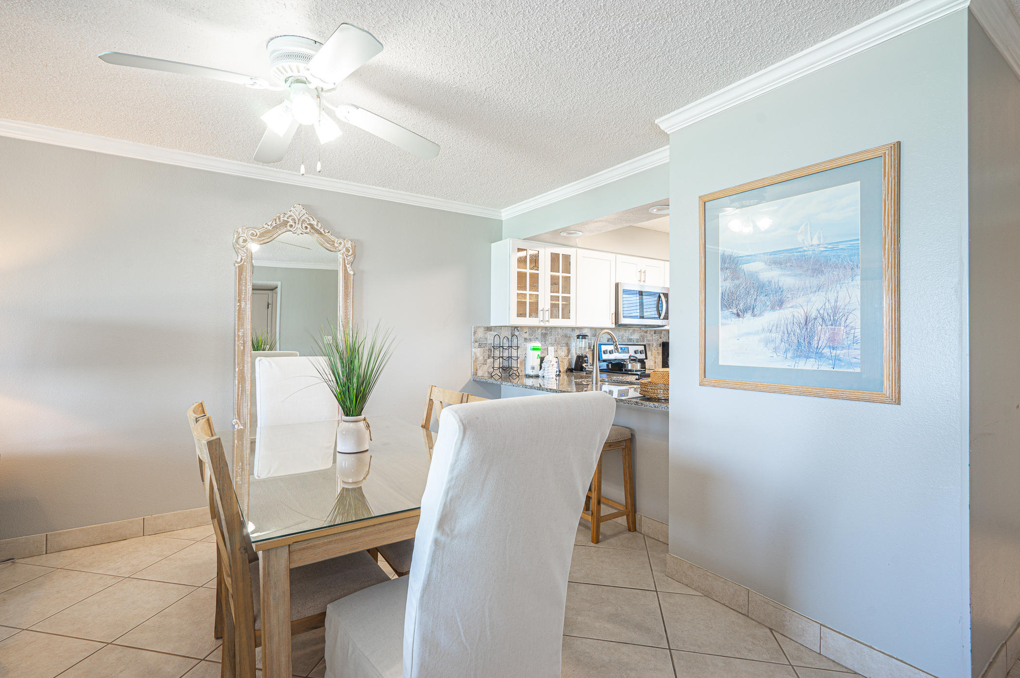 ISLANDER CONDO - Residential