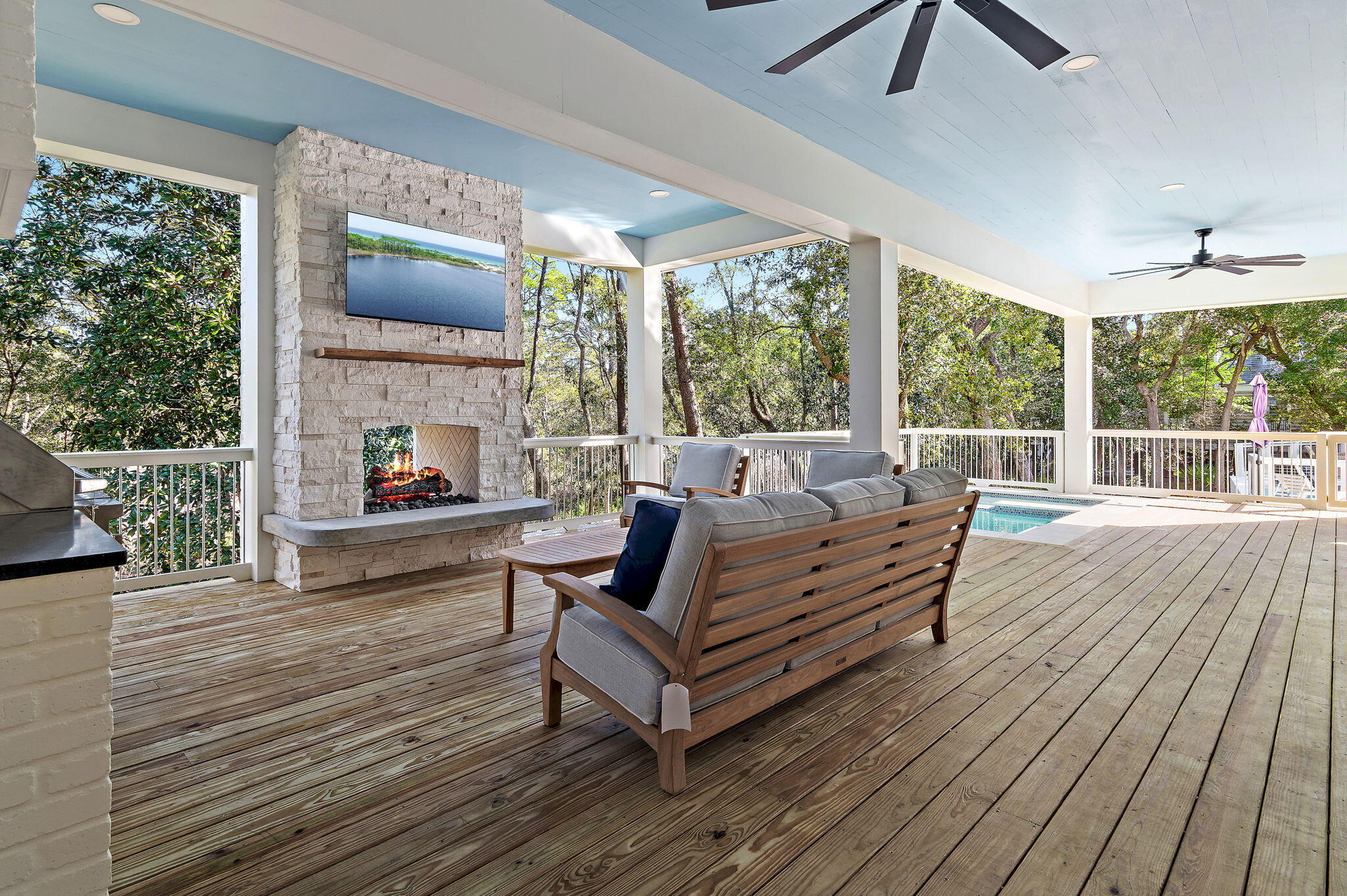 SEAGROVE SHORES 4TH ADD - Residential