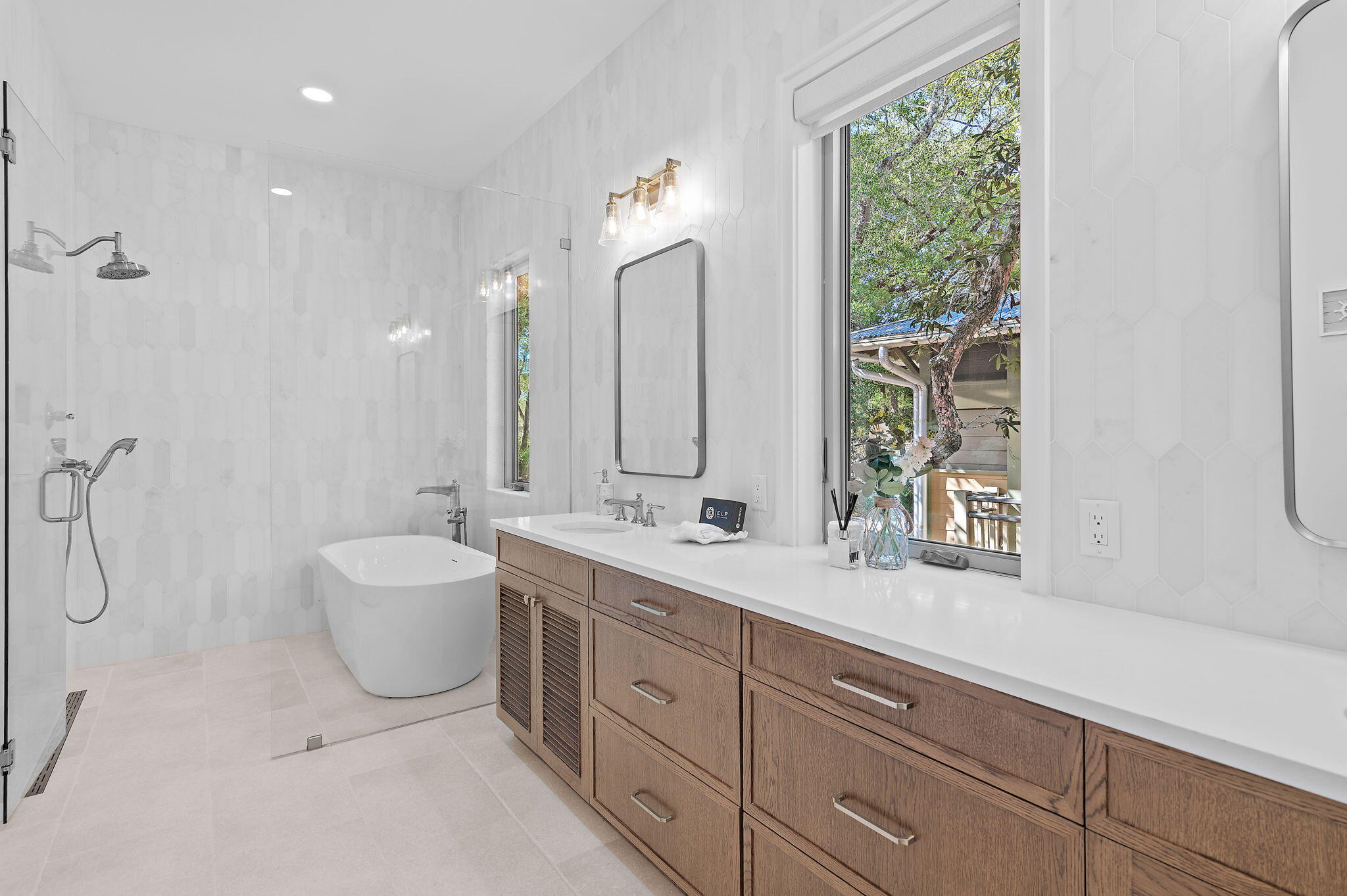 SEAGROVE SHORES 4TH ADD - Residential