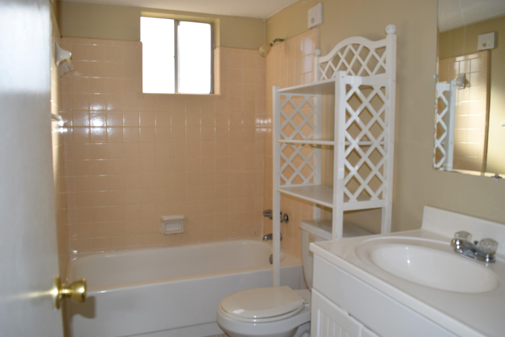 BREAKERS WEST - Residential