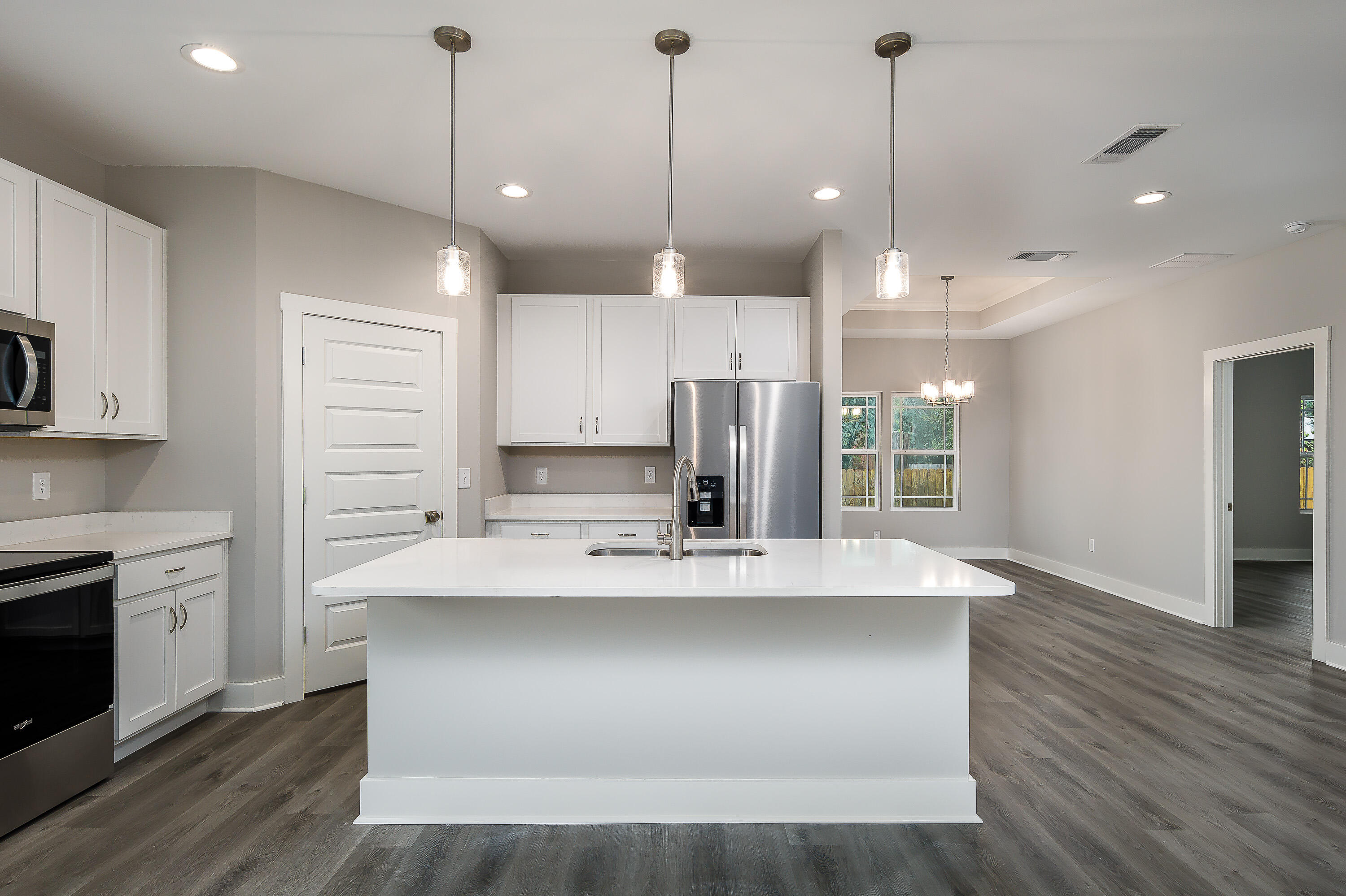 CRESCENT SHORES - Residential