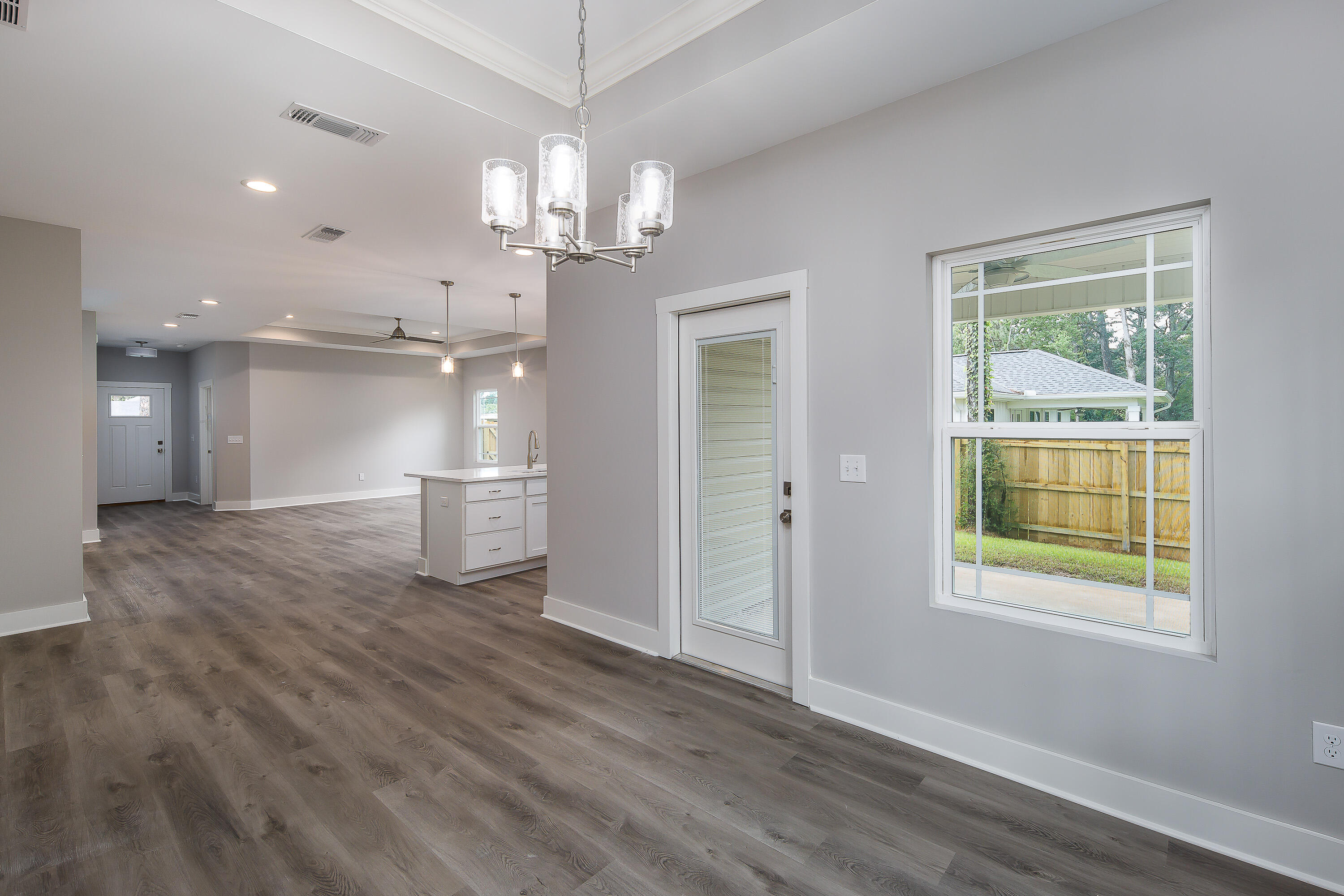 CRESCENT SHORES - Residential