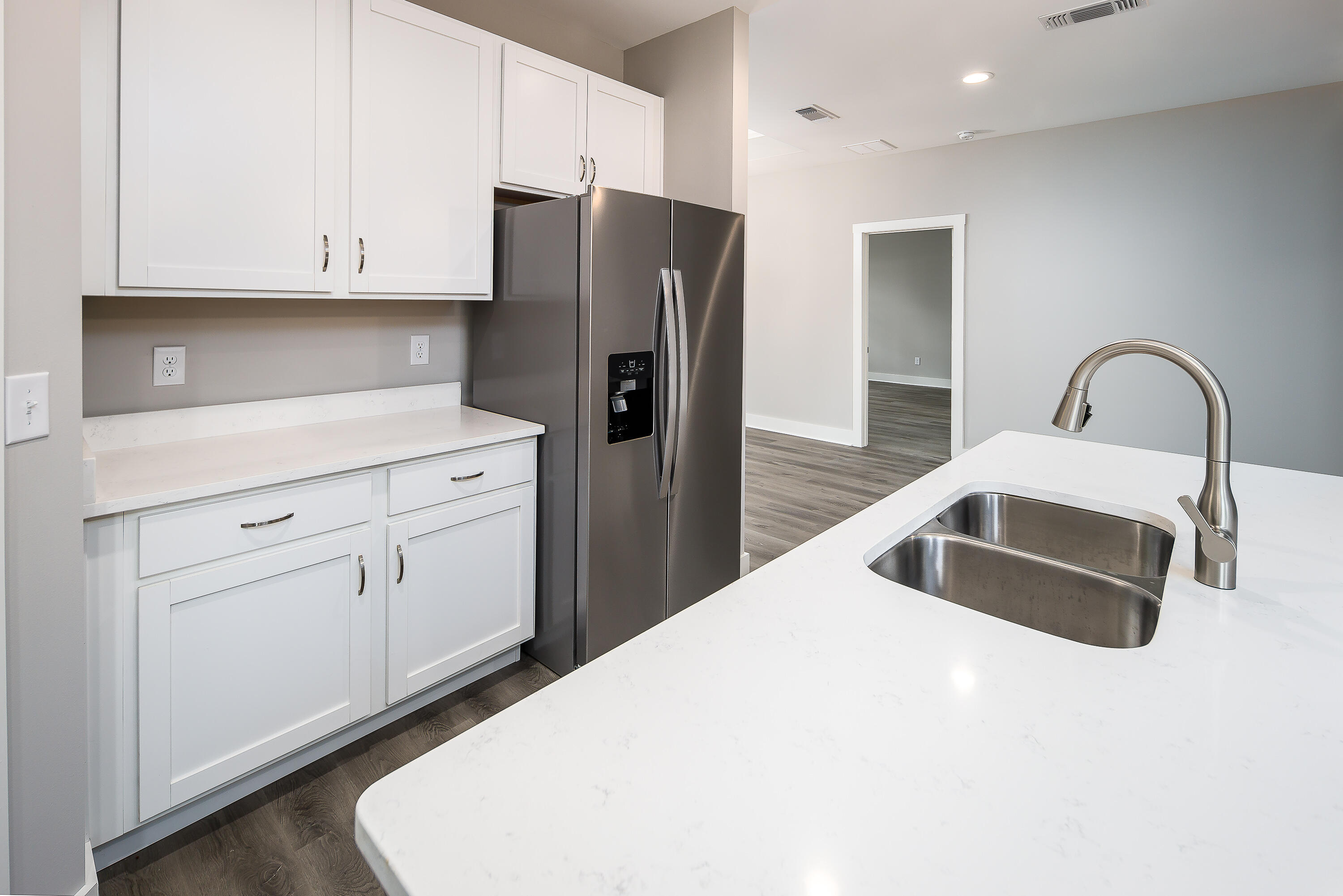 CRESCENT SHORES - Residential