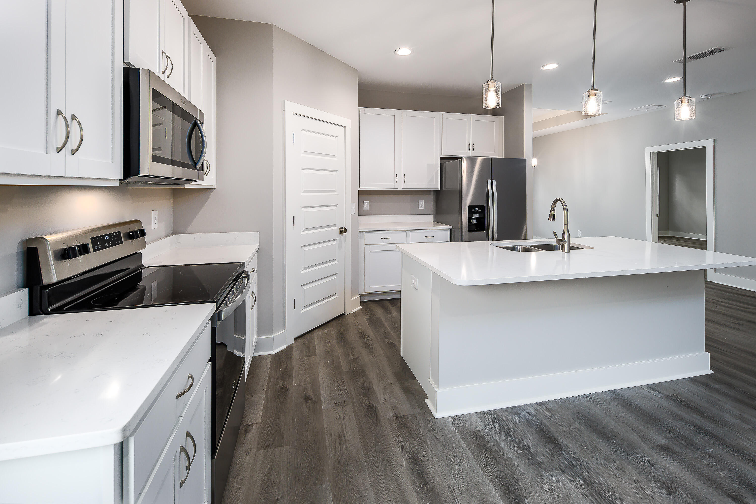 CRESCENT SHORES - Residential