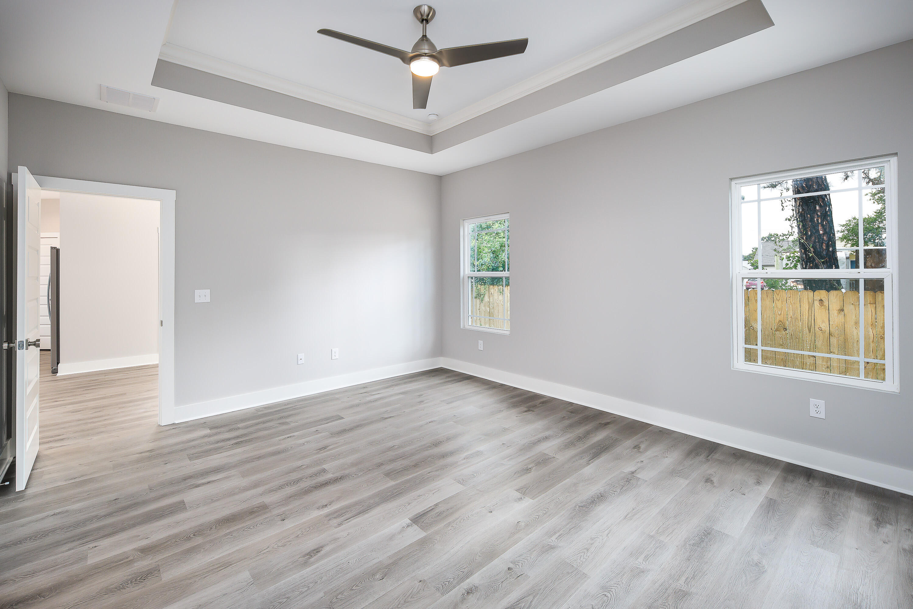 CRESCENT SHORES - Residential