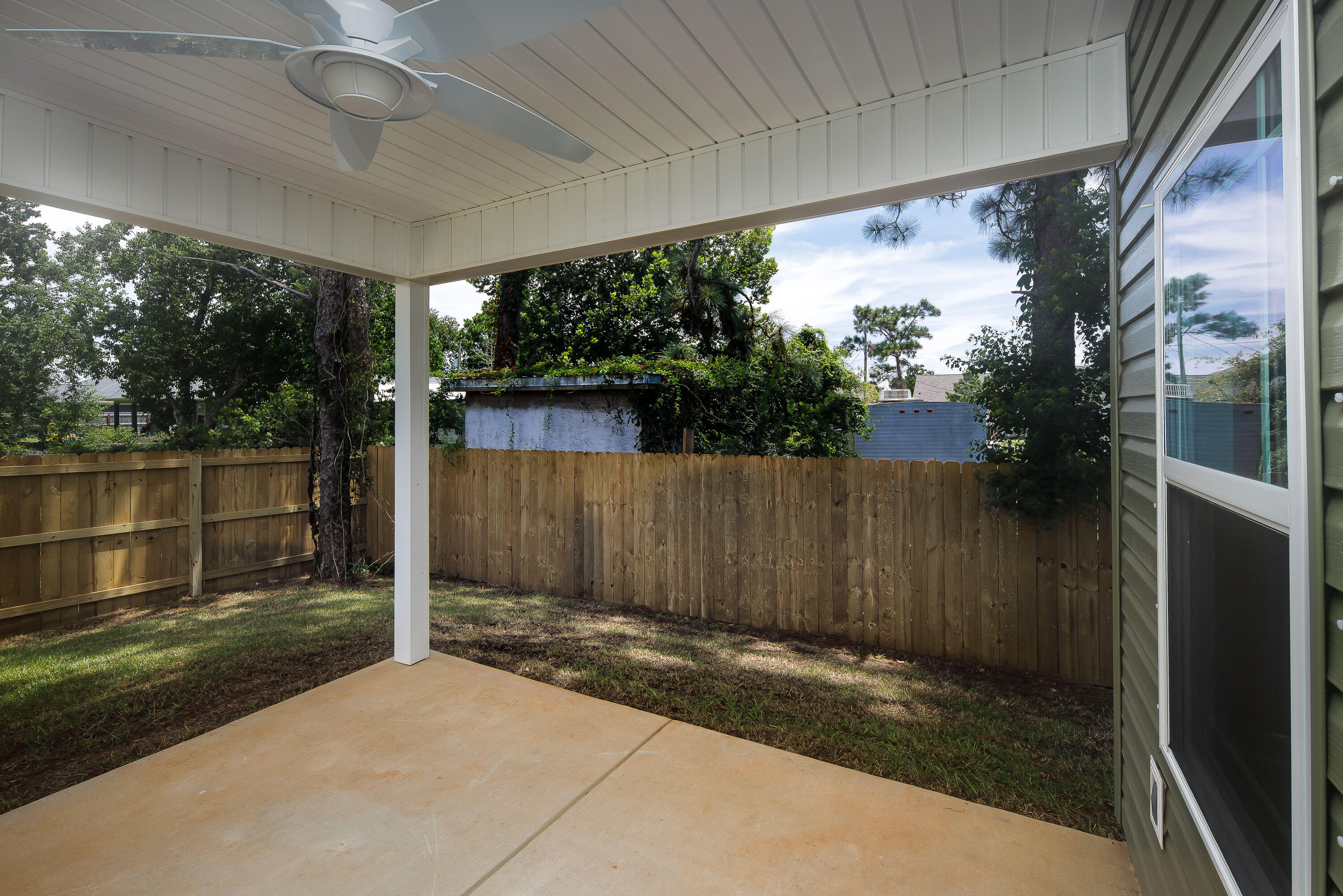 CRESCENT SHORES - Residential