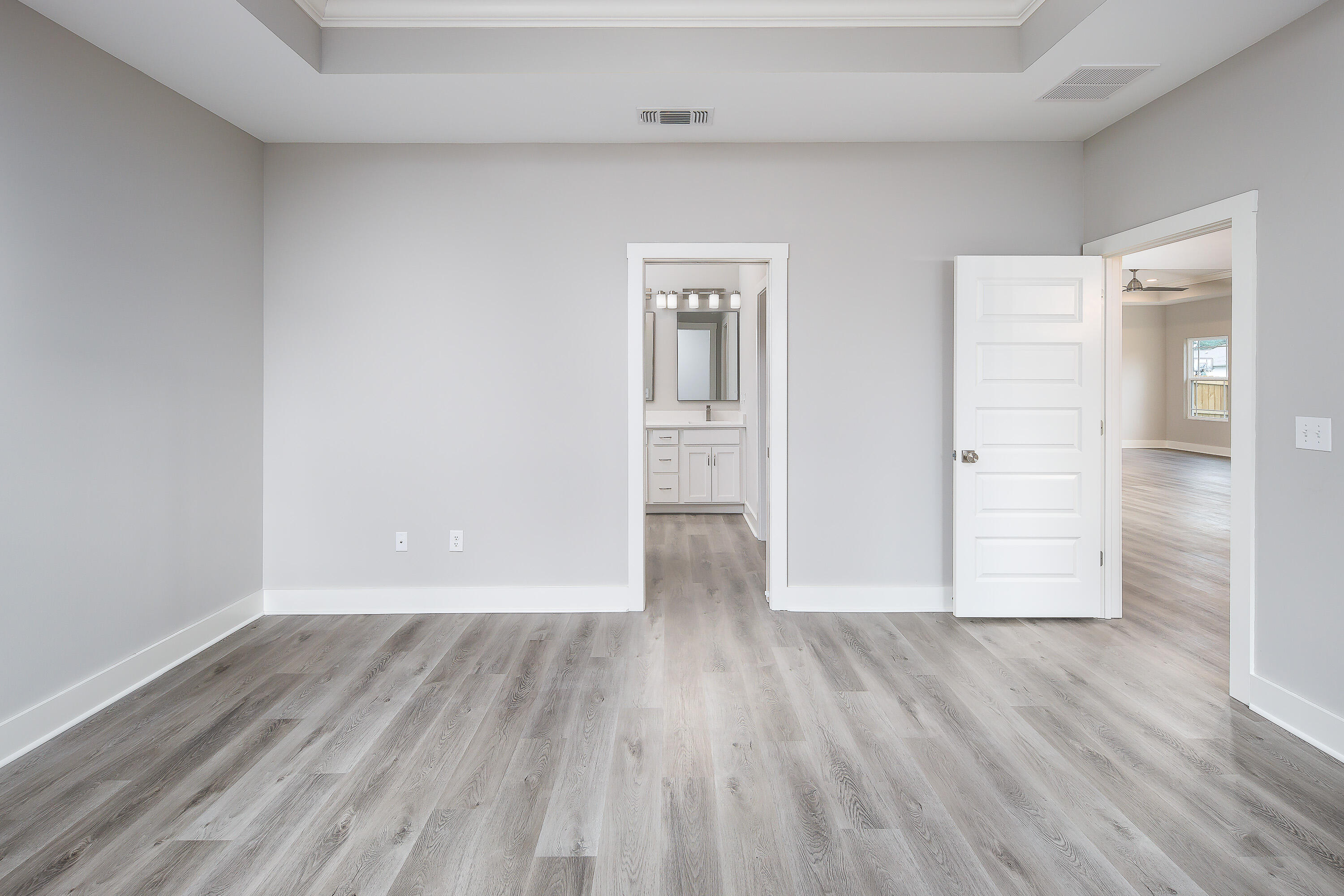 CRESCENT SHORES - Residential