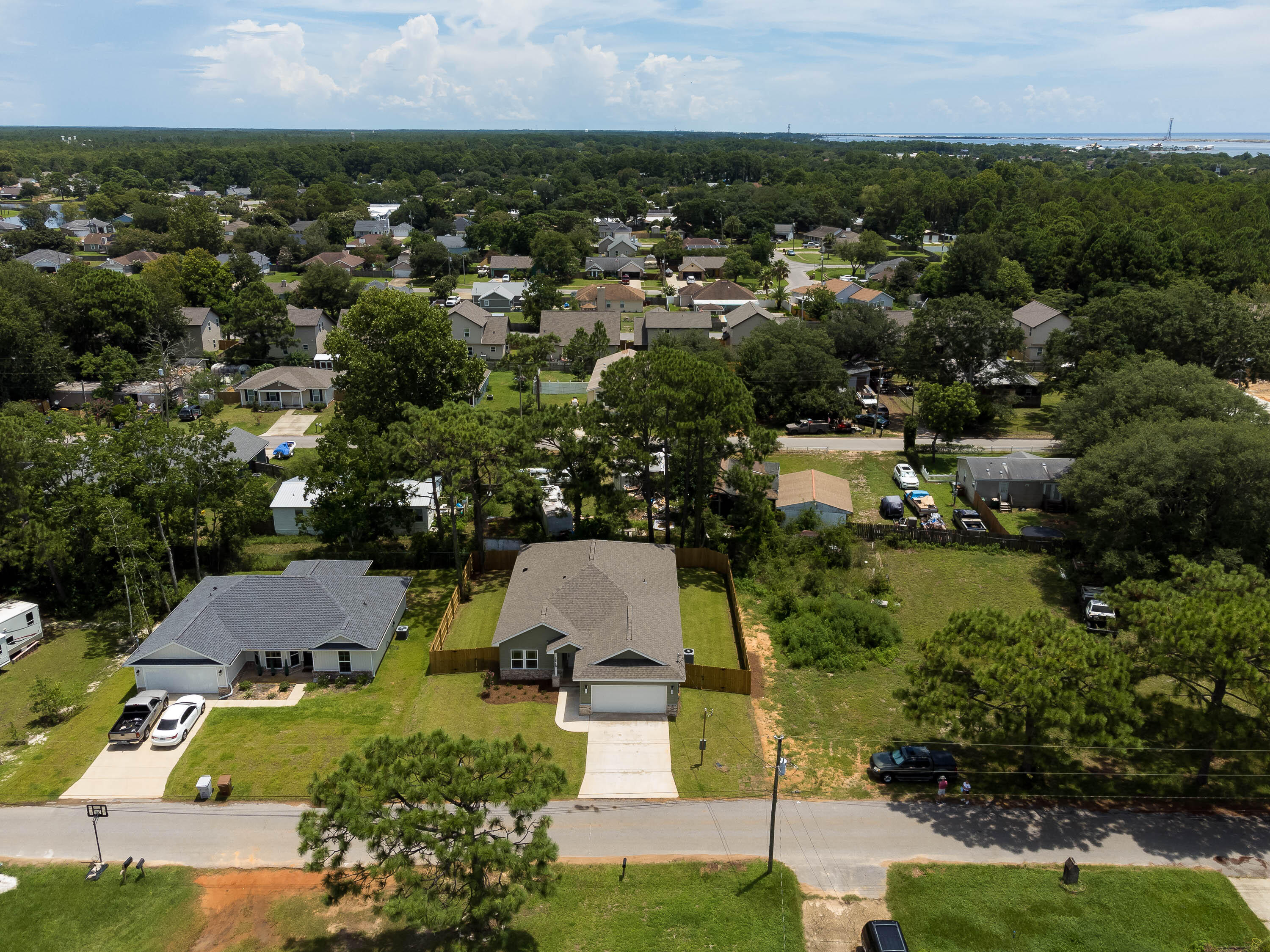 CRESCENT SHORES - Residential