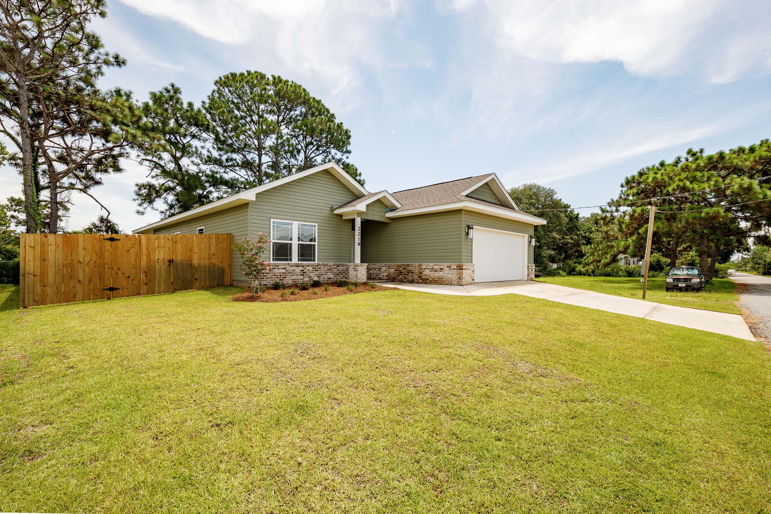 CRESCENT SHORES - Residential