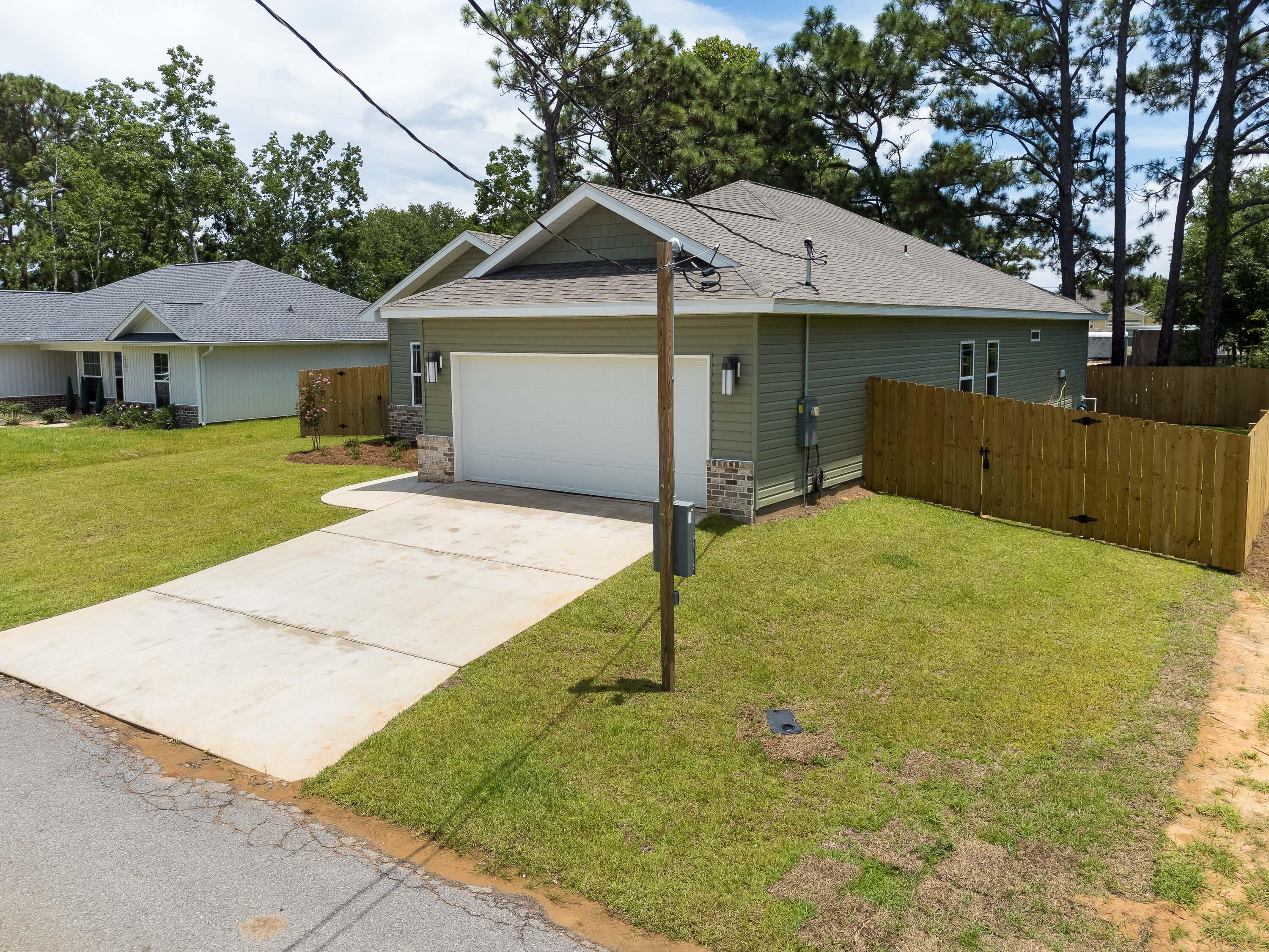 CRESCENT SHORES - Residential