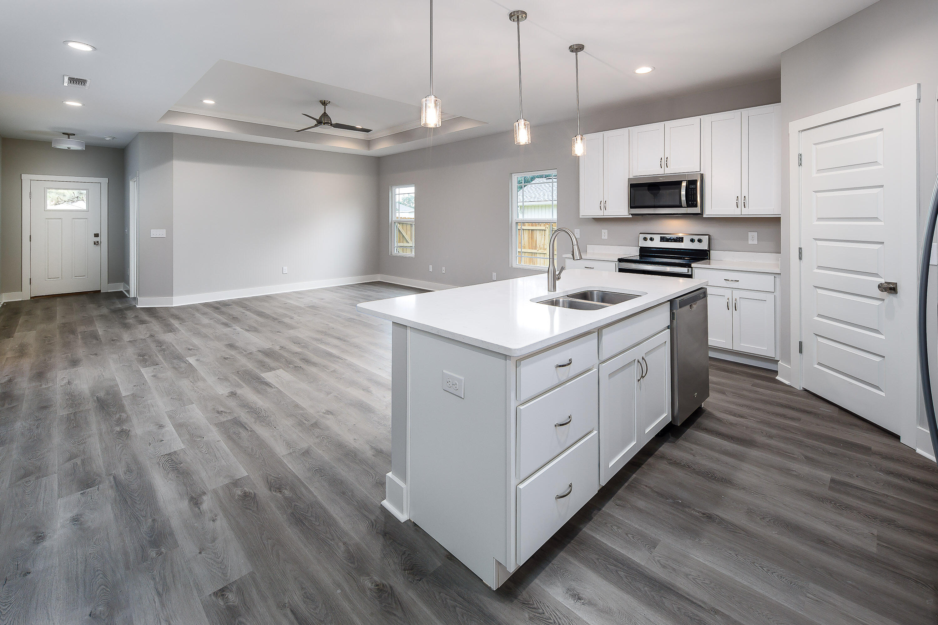 CRESCENT SHORES - Residential