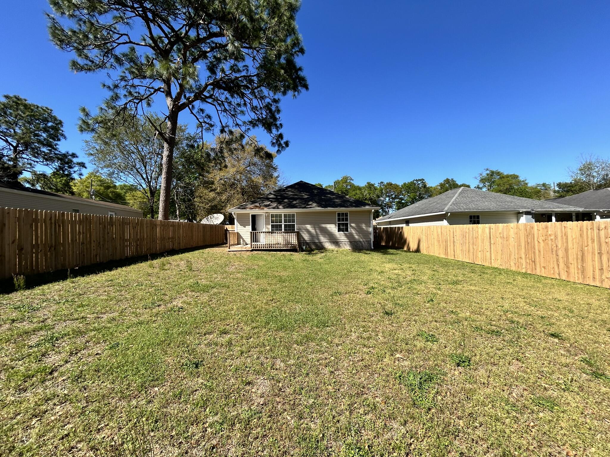 OAKDALE MINI FARMS - Residential Lease