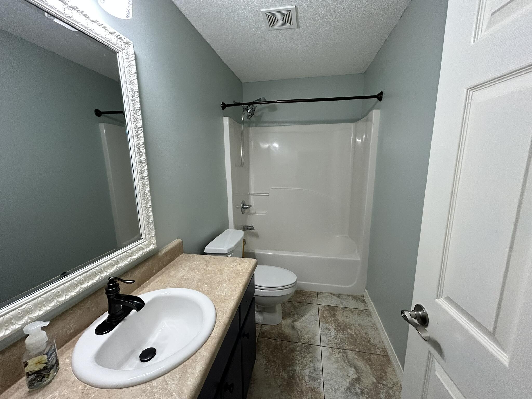 OAKDALE MINI FARMS - Residential Lease