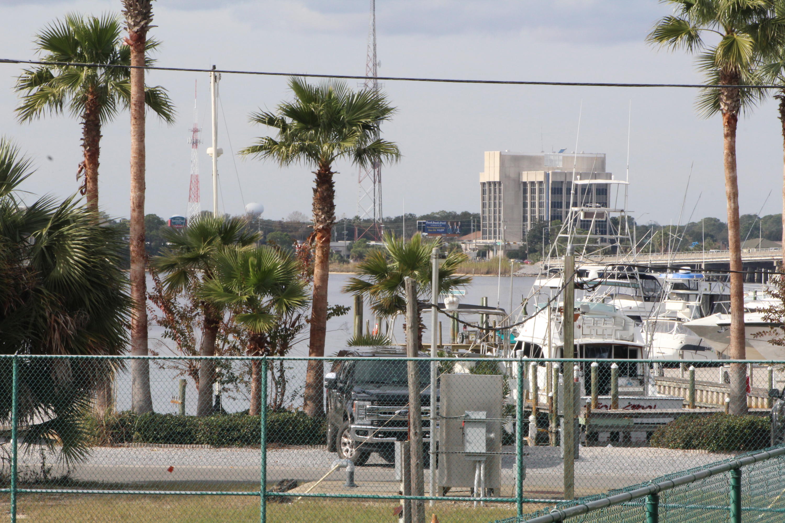 FINISTERRA CONDO - Residential