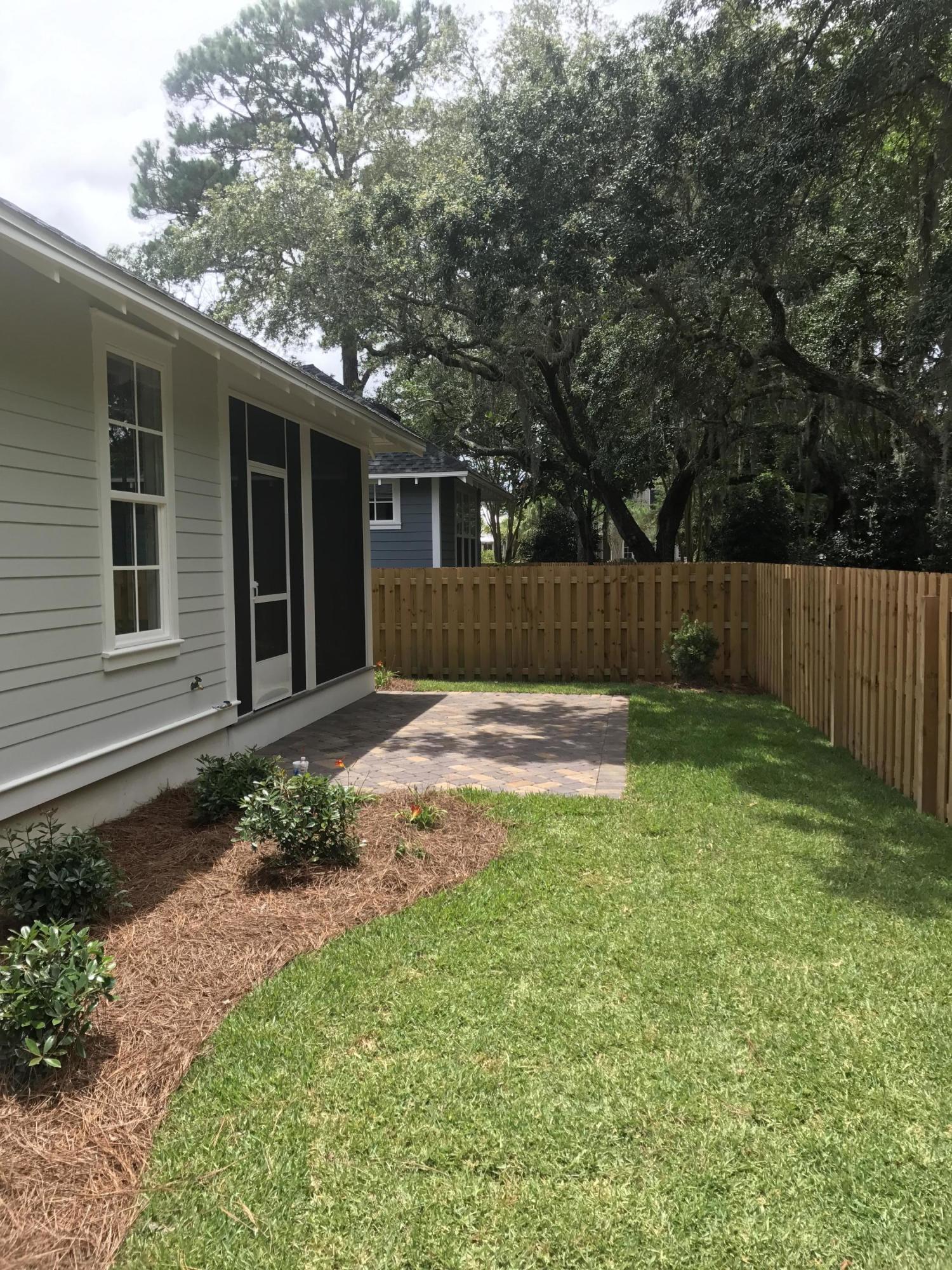 CARSON OAKS - Residential