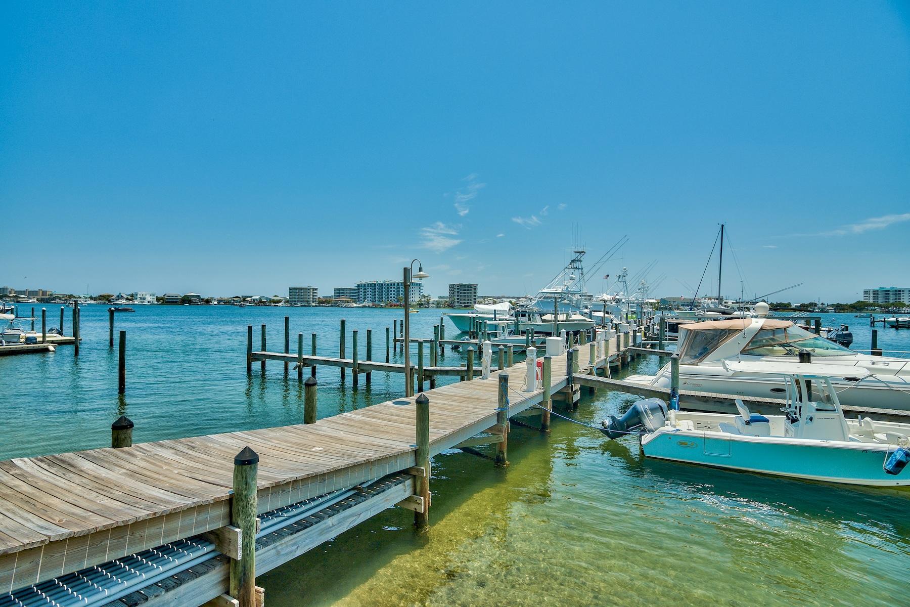 DESTIN YACHT CLUB - Residential
