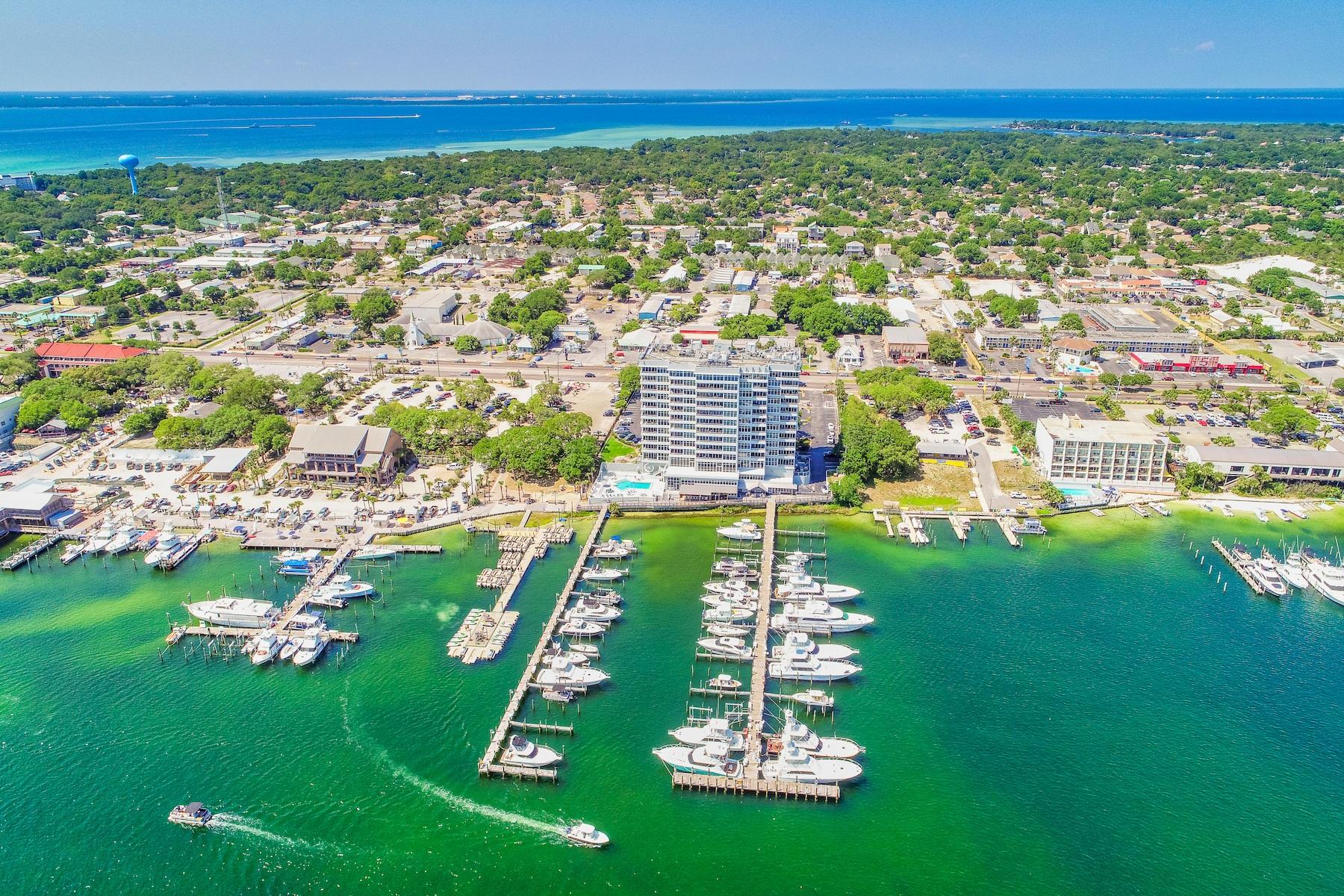 DESTIN YACHT CLUB - Residential
