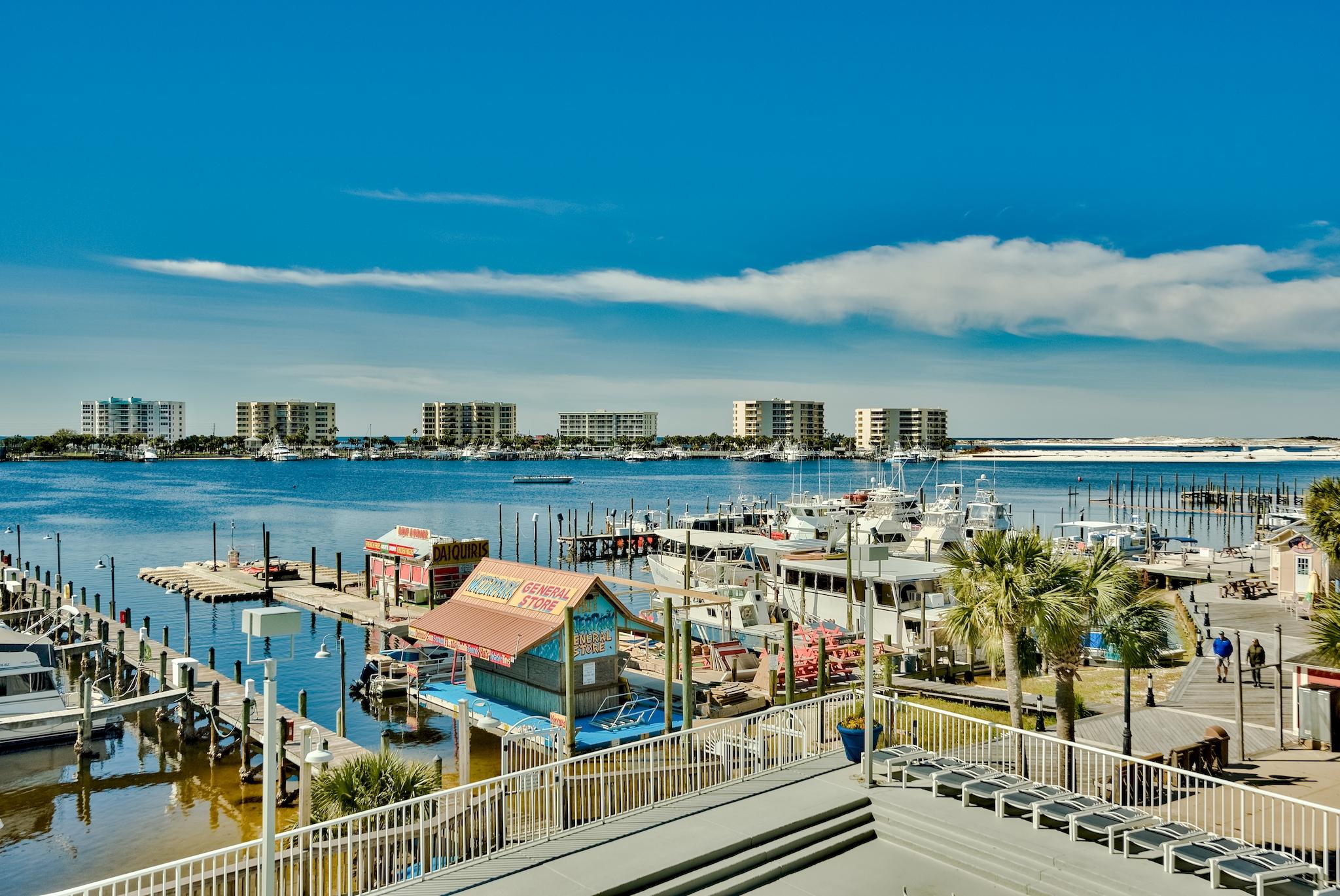 DESTIN YACHT CLUB - Residential