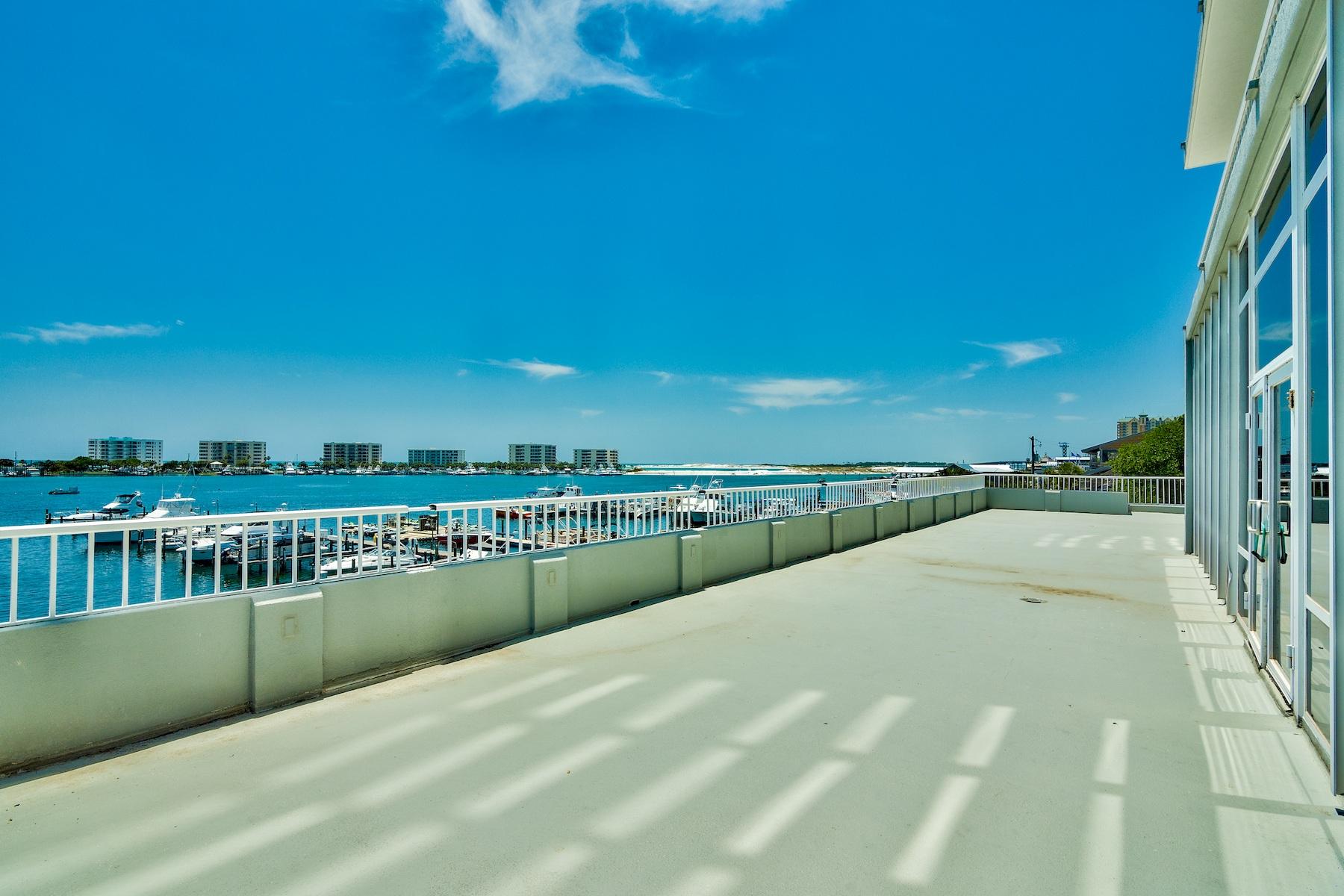 DESTIN YACHT CLUB - Residential