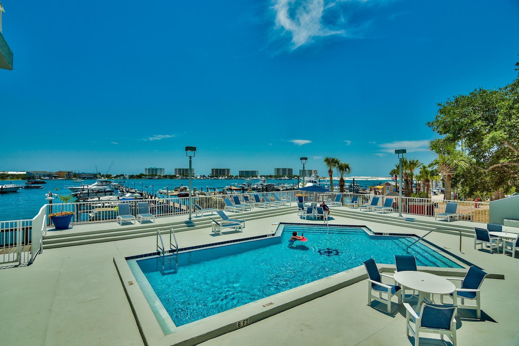 DESTIN YACHT CLUB - Residential