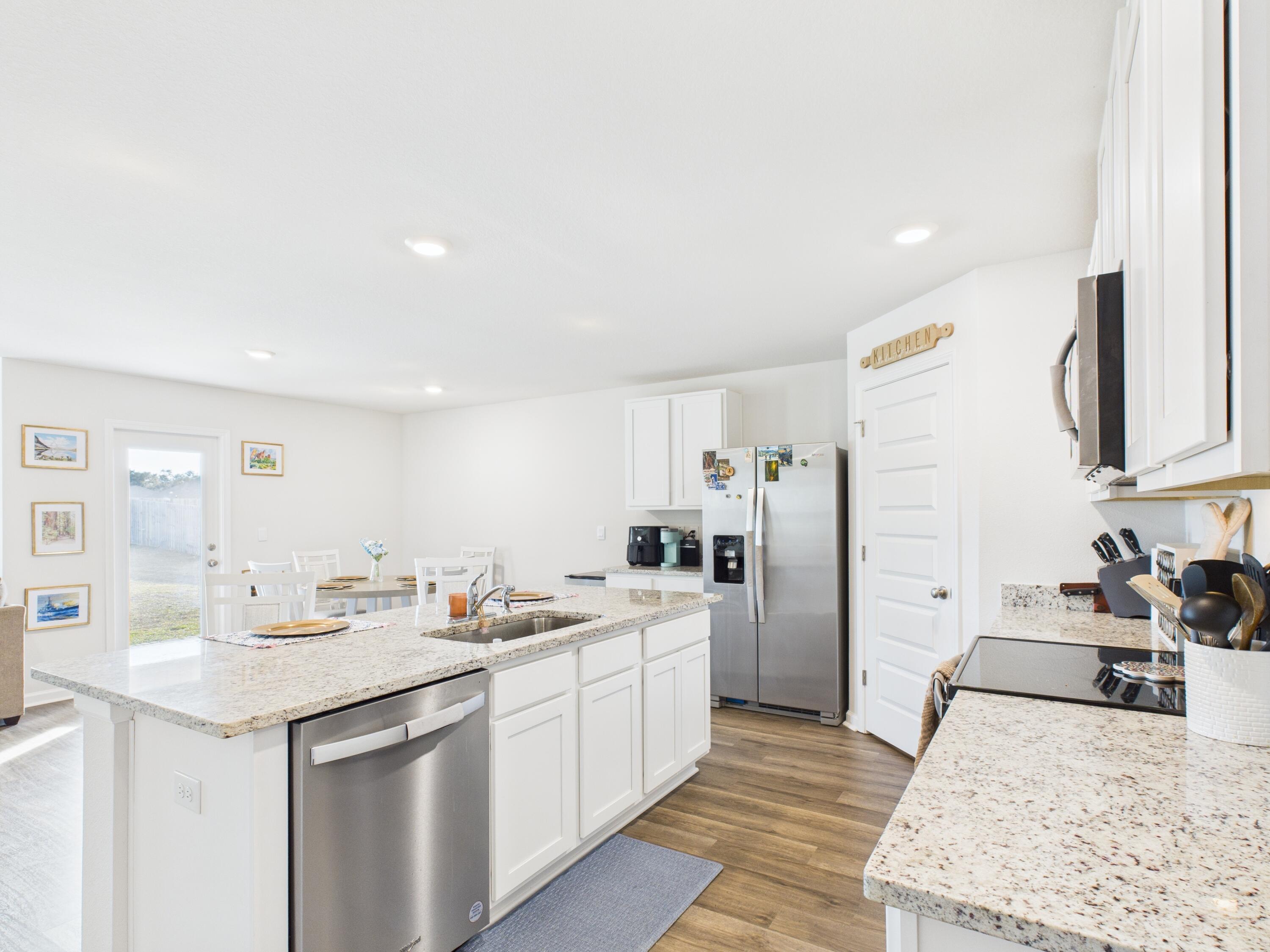 PLANTATION WOODS - Residential Lease