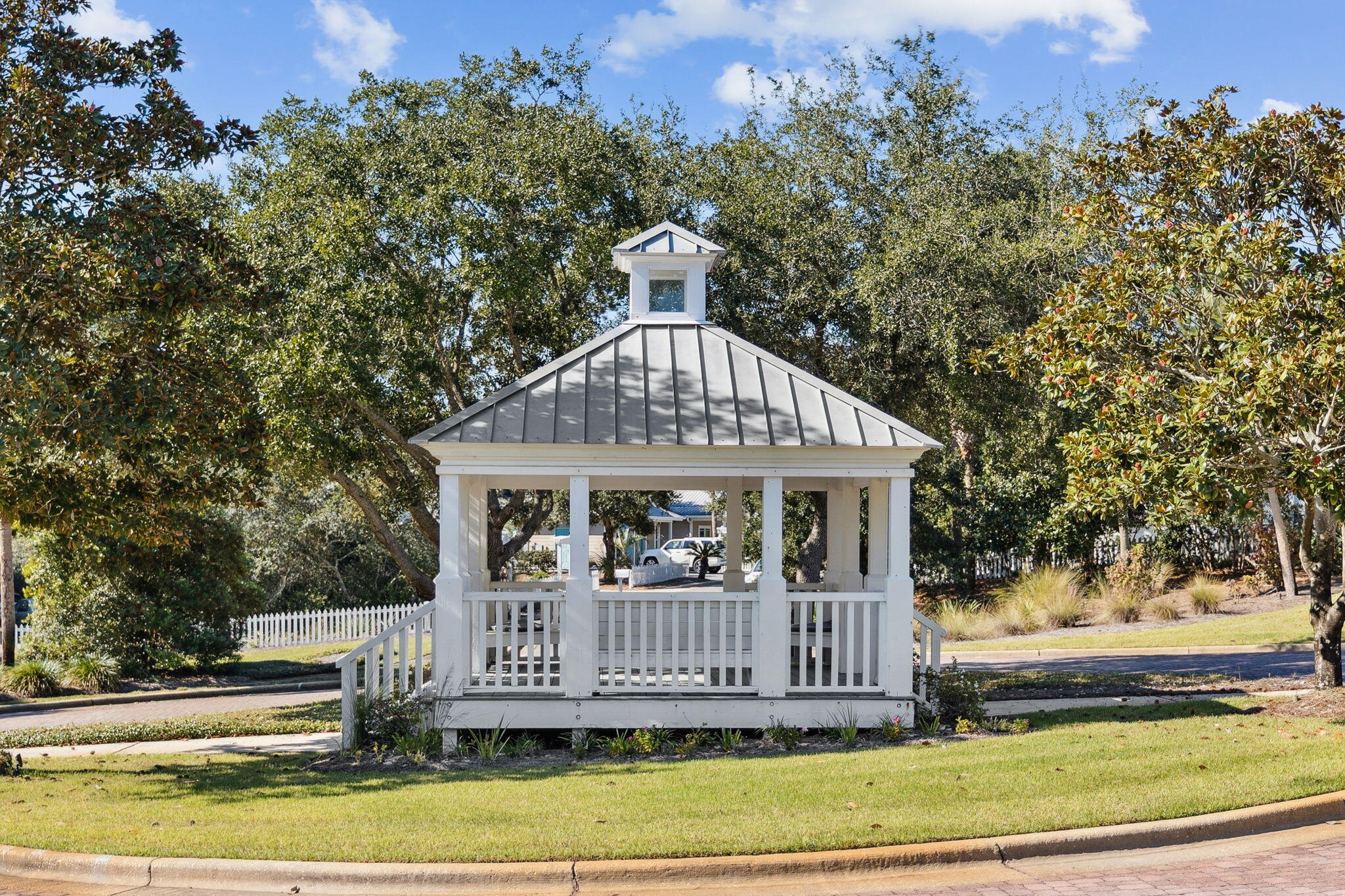 SEA DUNES - Residential