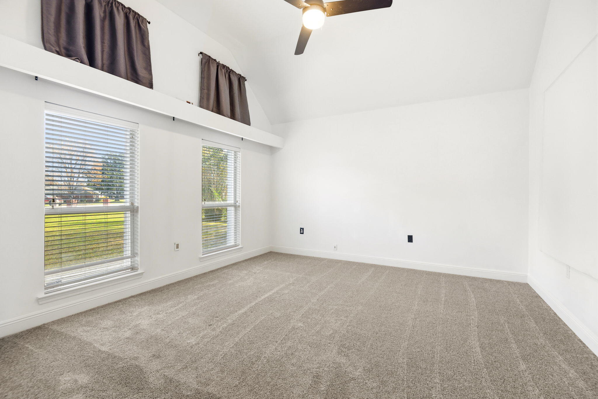 LAKE LORRAINE ESTATES - Residential