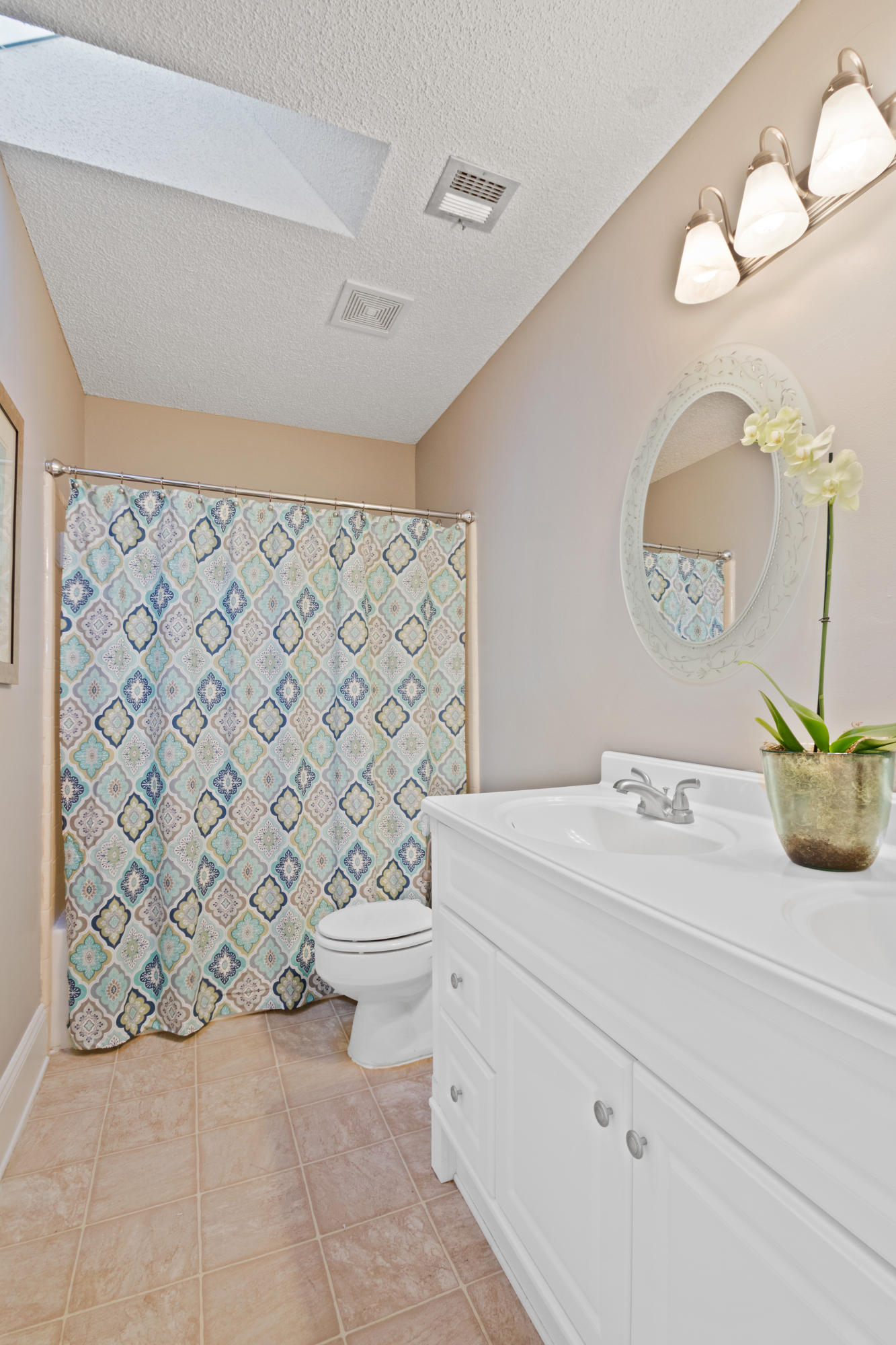 TANGLEWOOD S/D 1ST ADDN - Residential