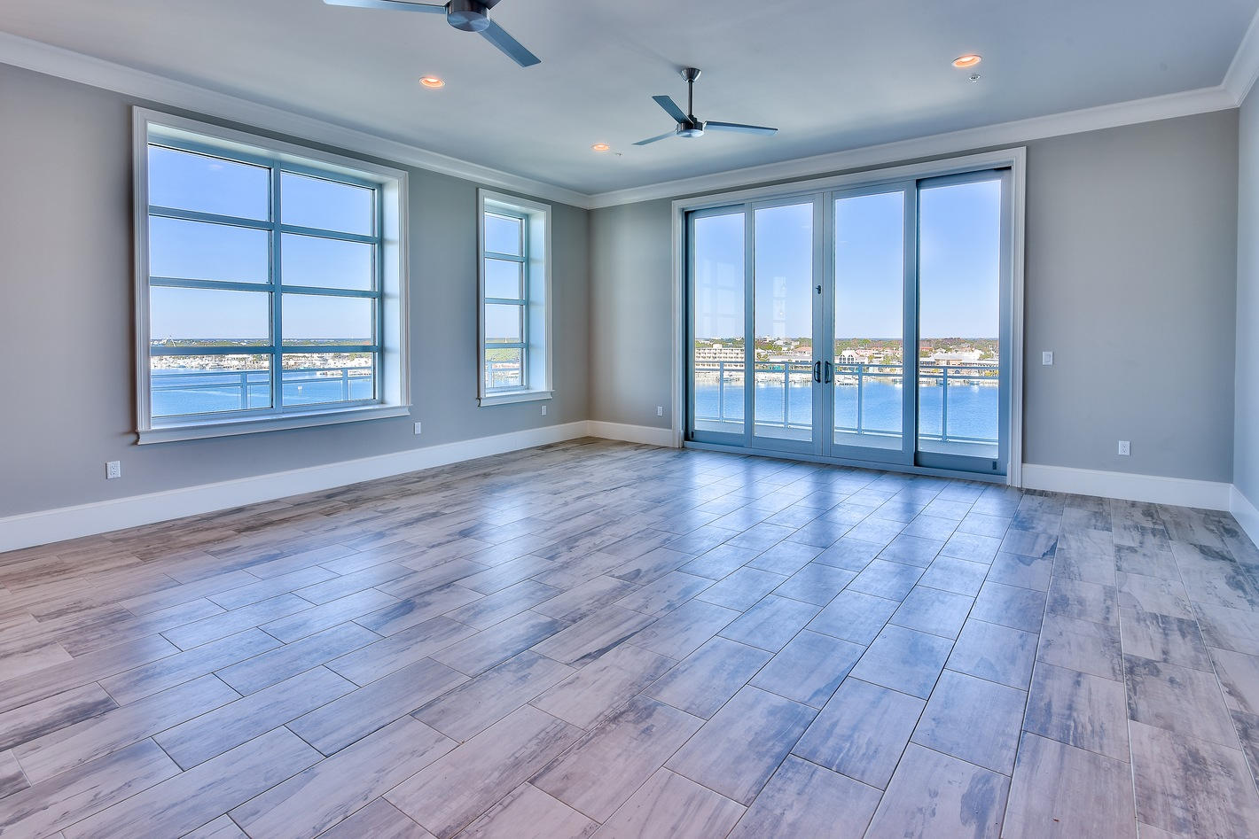 HARBOR LIGHTS - Residential