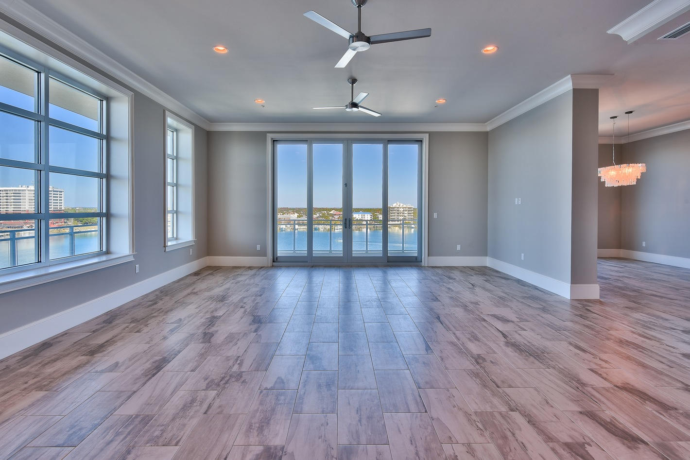 HARBOR LIGHTS - Residential