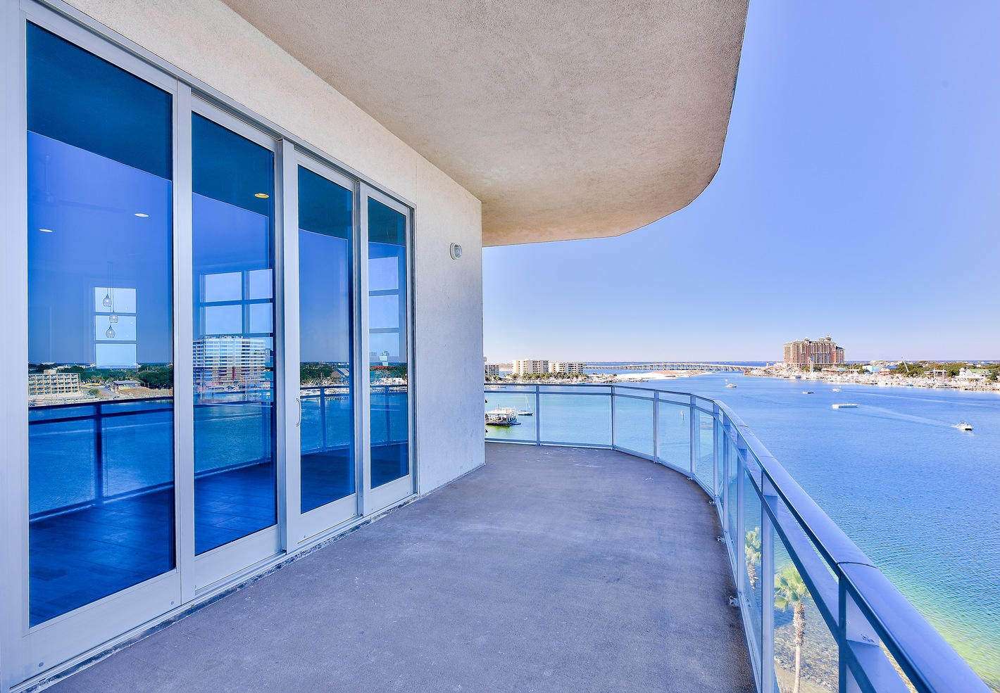 HARBOR LIGHTS - Residential