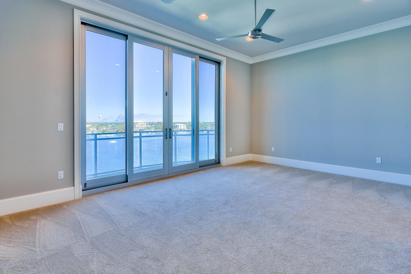 HARBOR LIGHTS - Residential