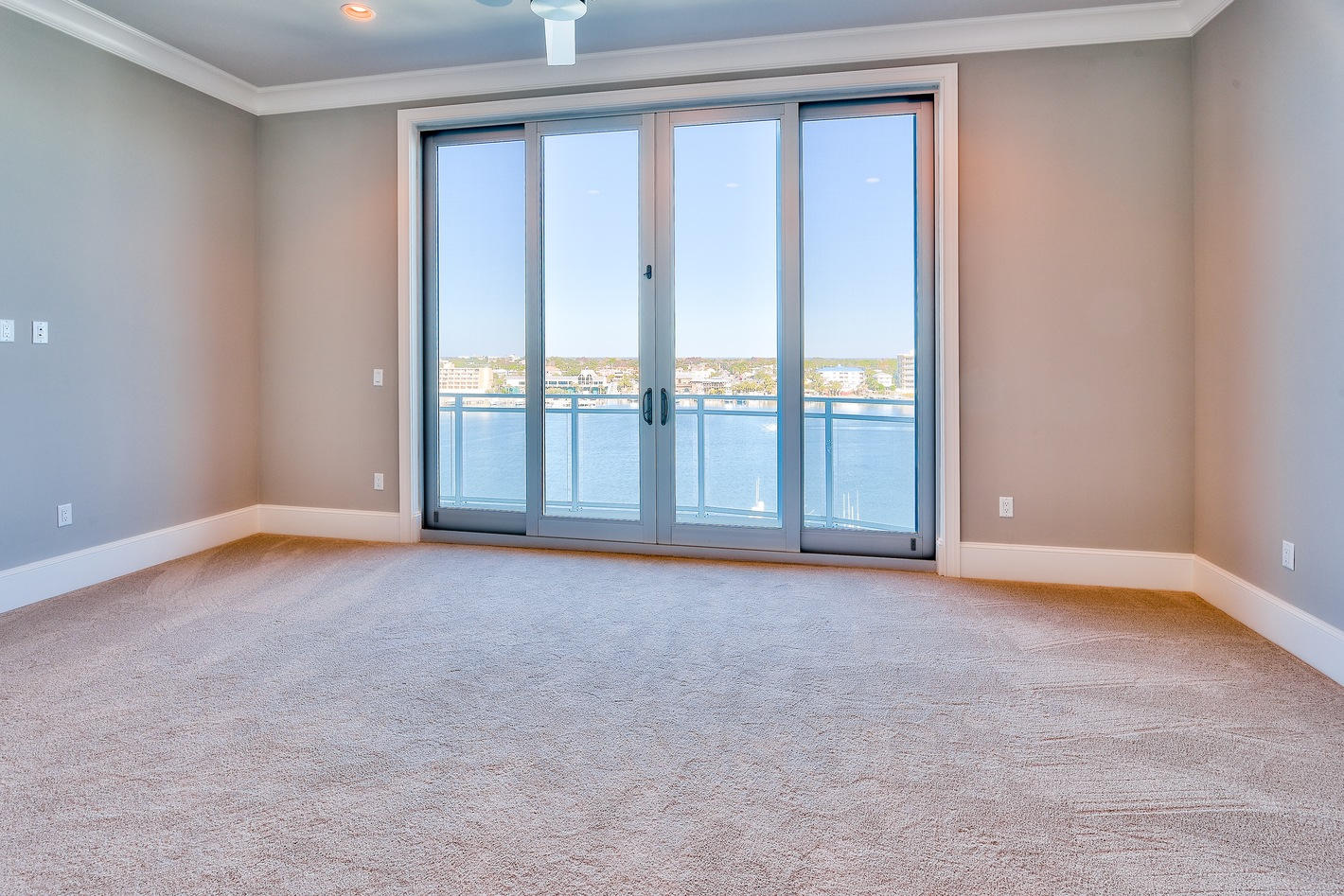 HARBOR LIGHTS - Residential