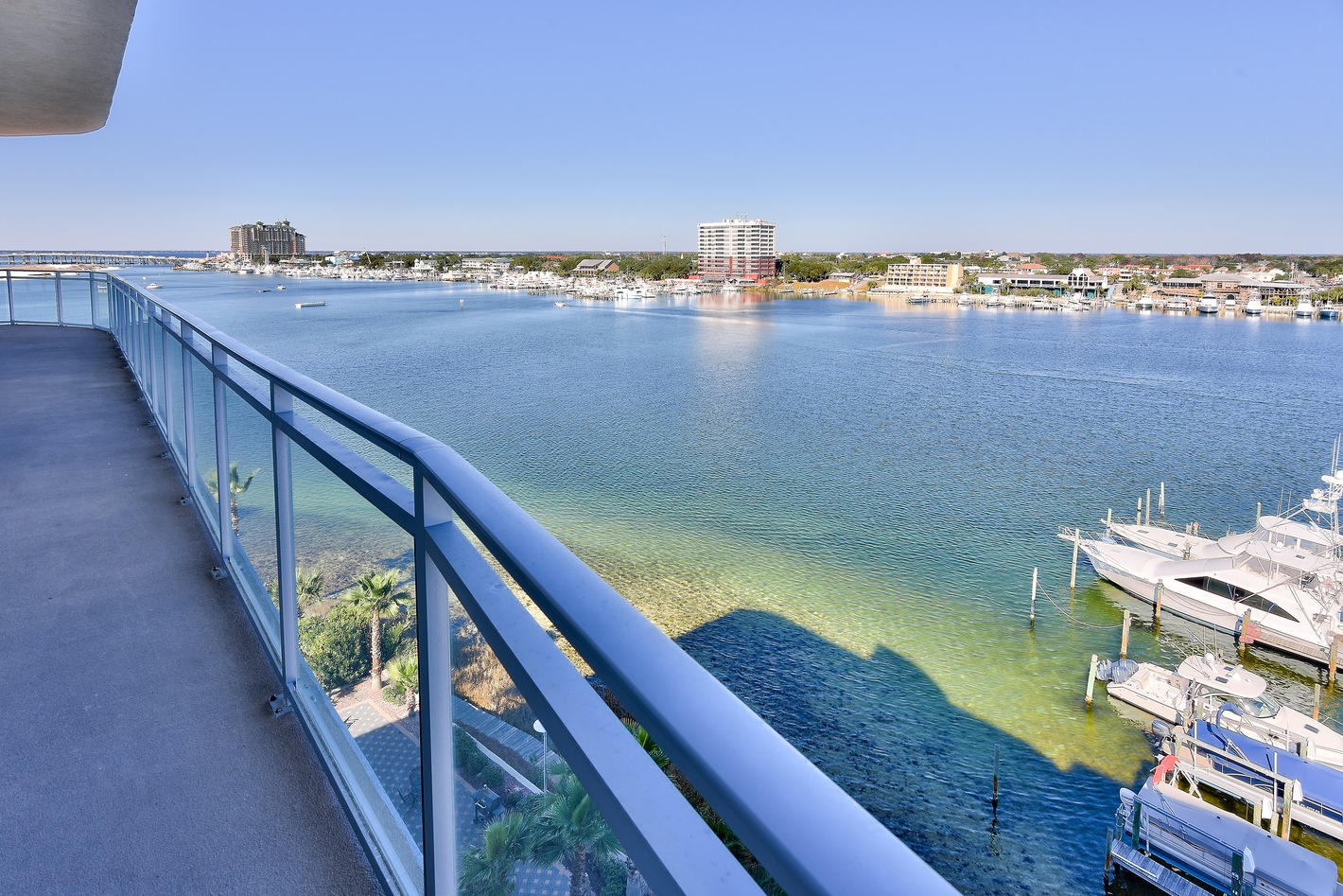 HARBOR LIGHTS - Residential