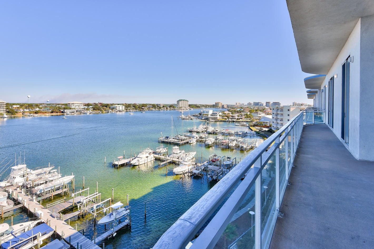 HARBOR LIGHTS - Residential