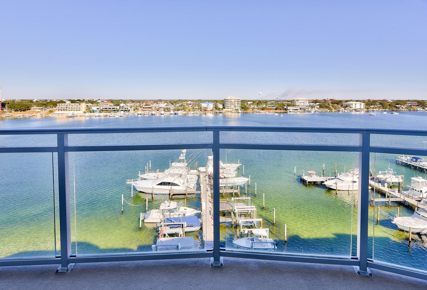 HARBOR LIGHTS - Residential