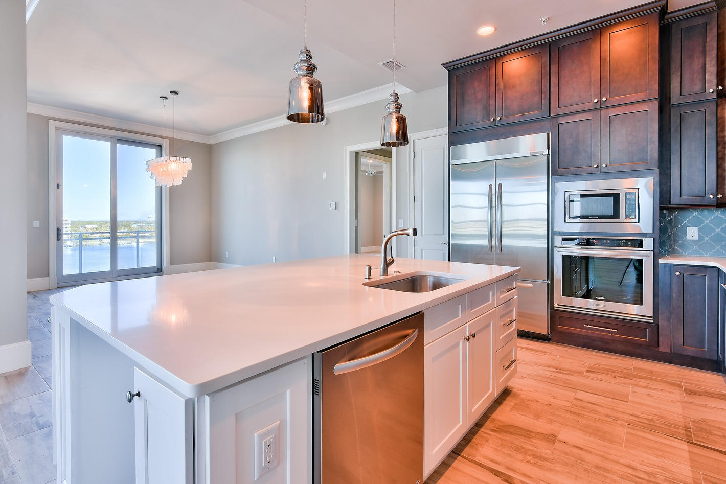 HARBOR LIGHTS - Residential