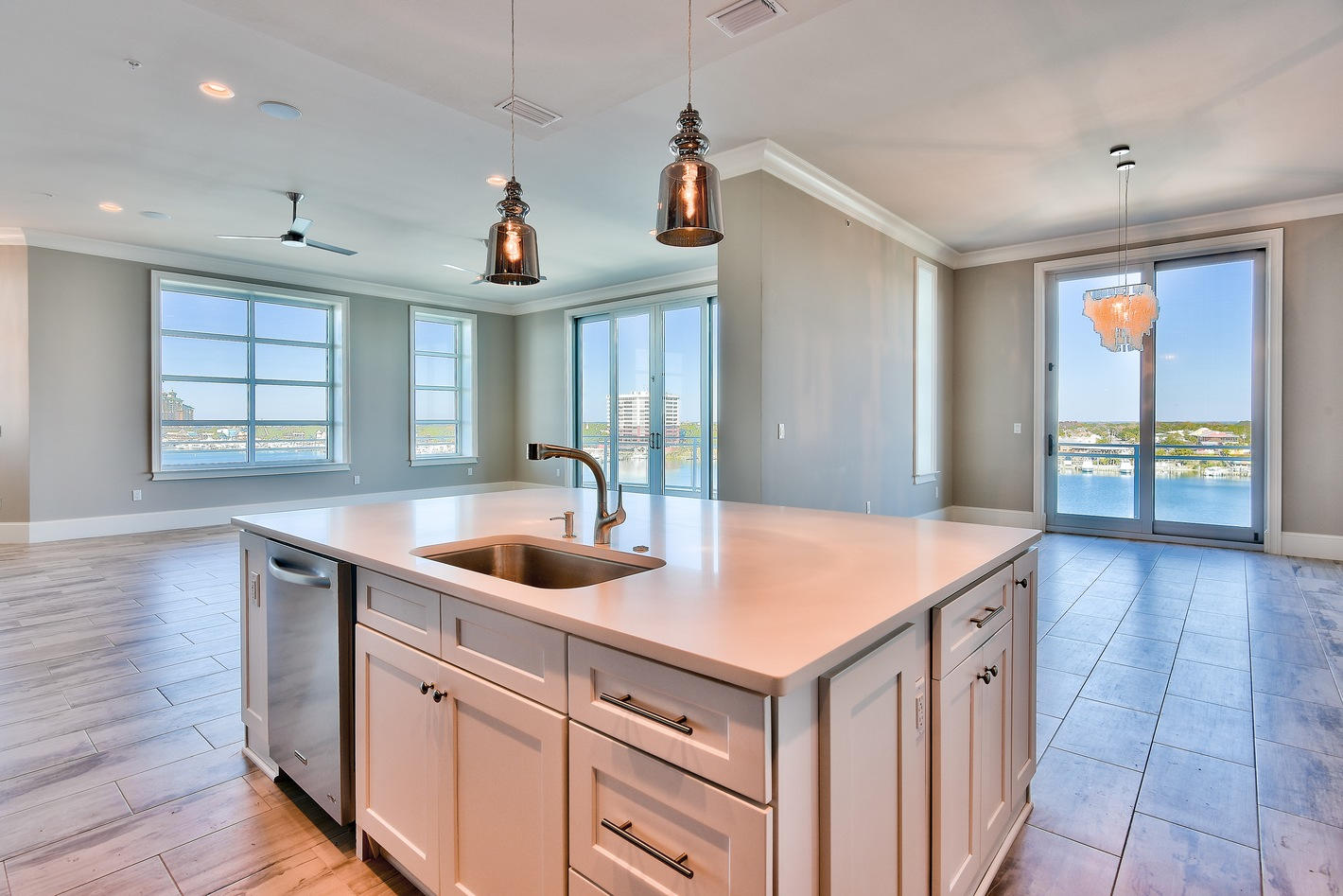 HARBOR LIGHTS - Residential