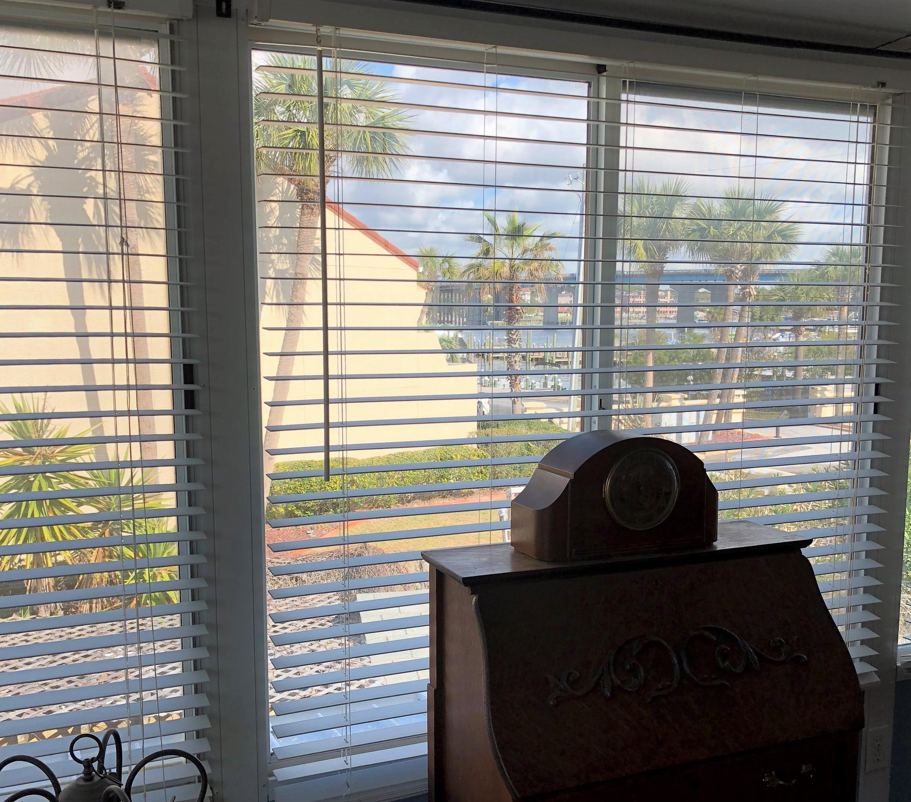 MANOR SHORES - Residential