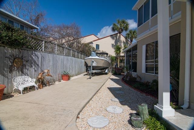 MANOR SHORES - Residential