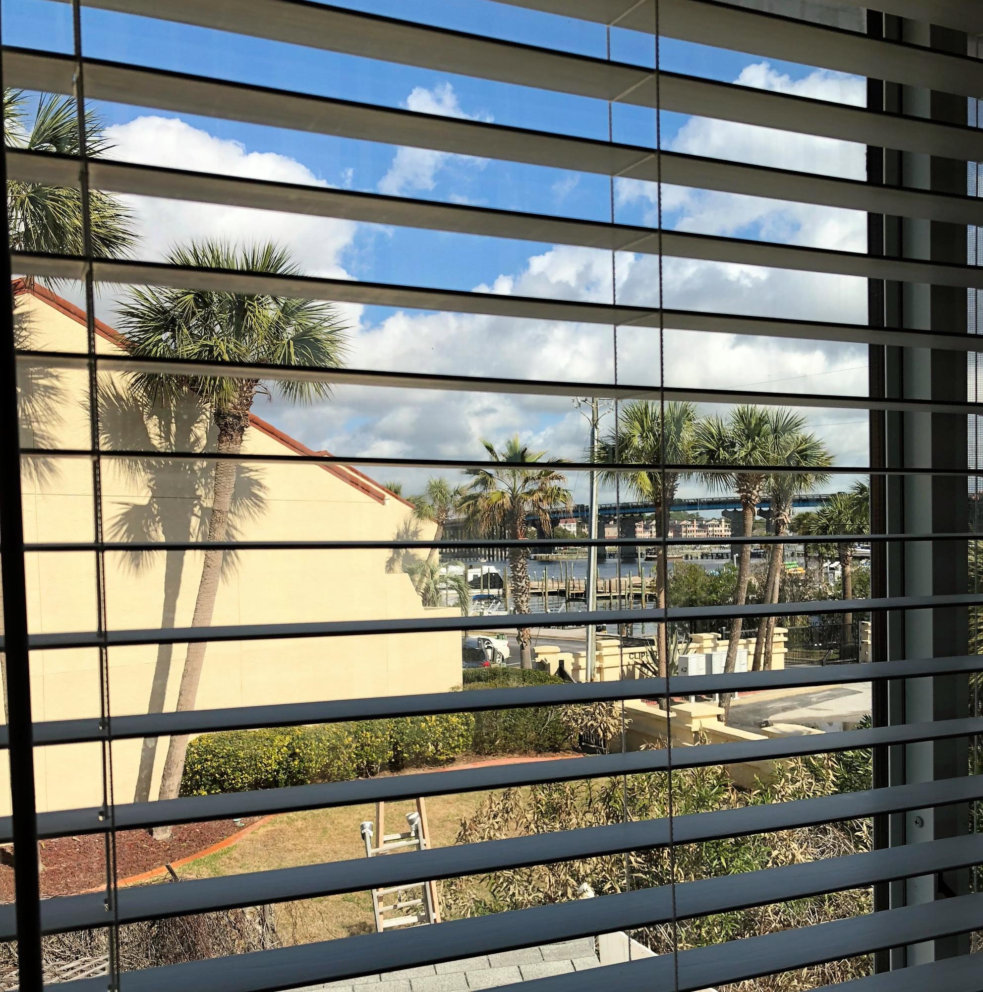 MANOR SHORES - Residential