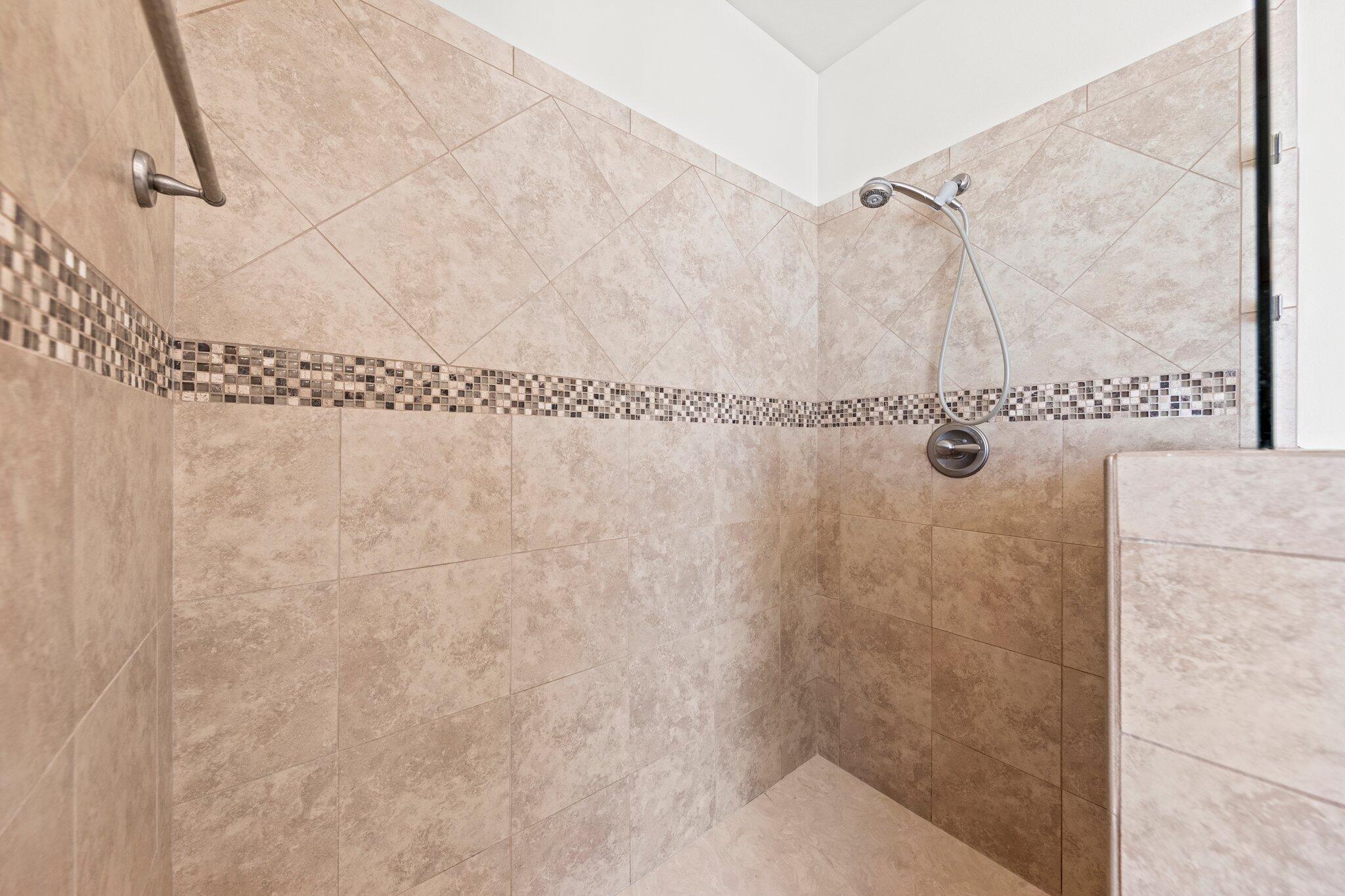 BAYSHORE PLACE PH XI - Residential Lease