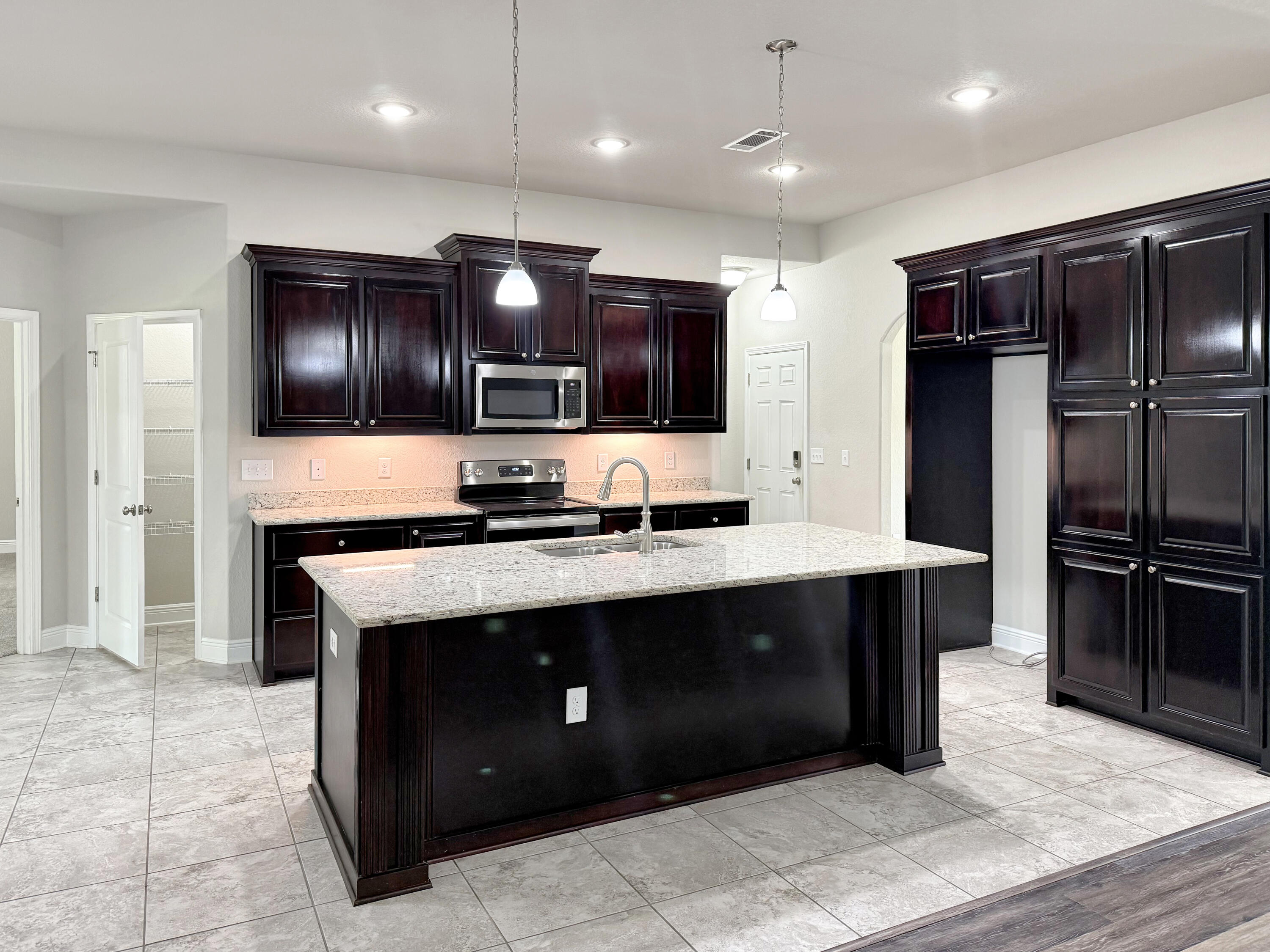 HOMEWOOD EST - Residential
