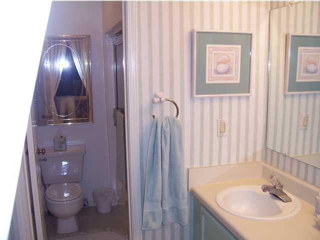 LAKESIDE CONDO AT BLUEWATER BAY - Residential Lease