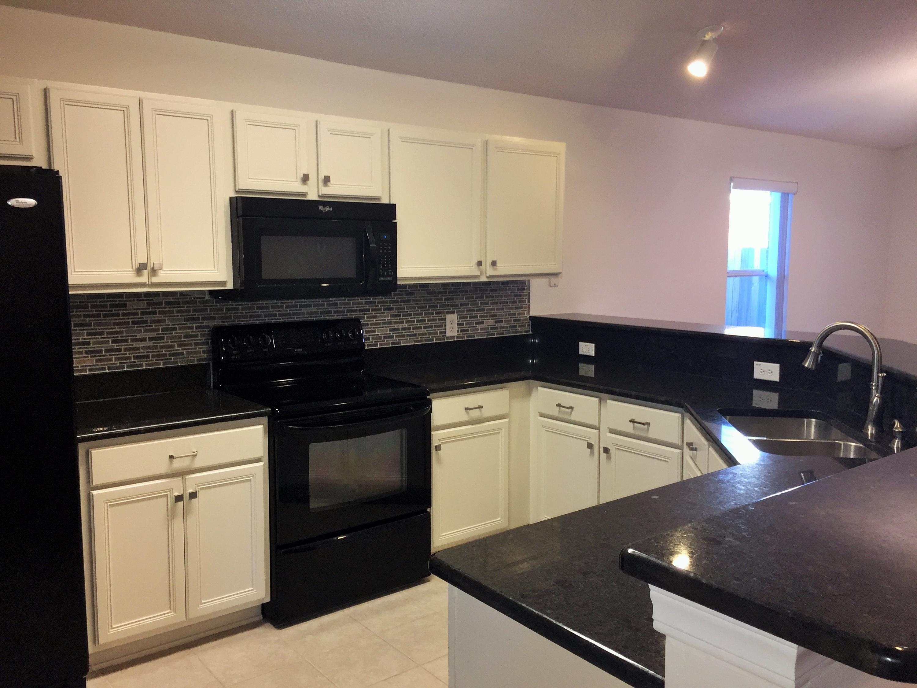 HIDDEN SHORES - Residential