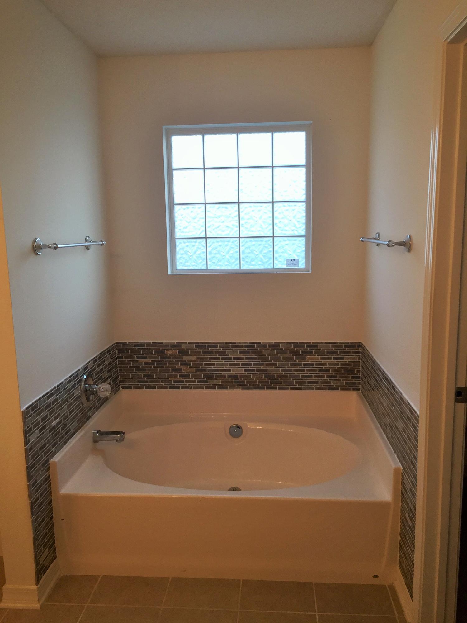 HIDDEN SHORES - Residential